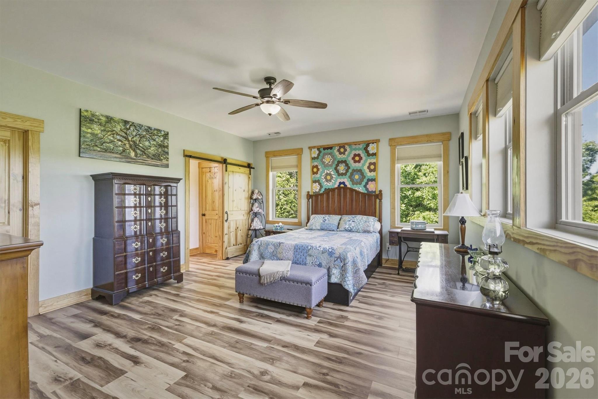 5564 Table View Lane Property Photo 19