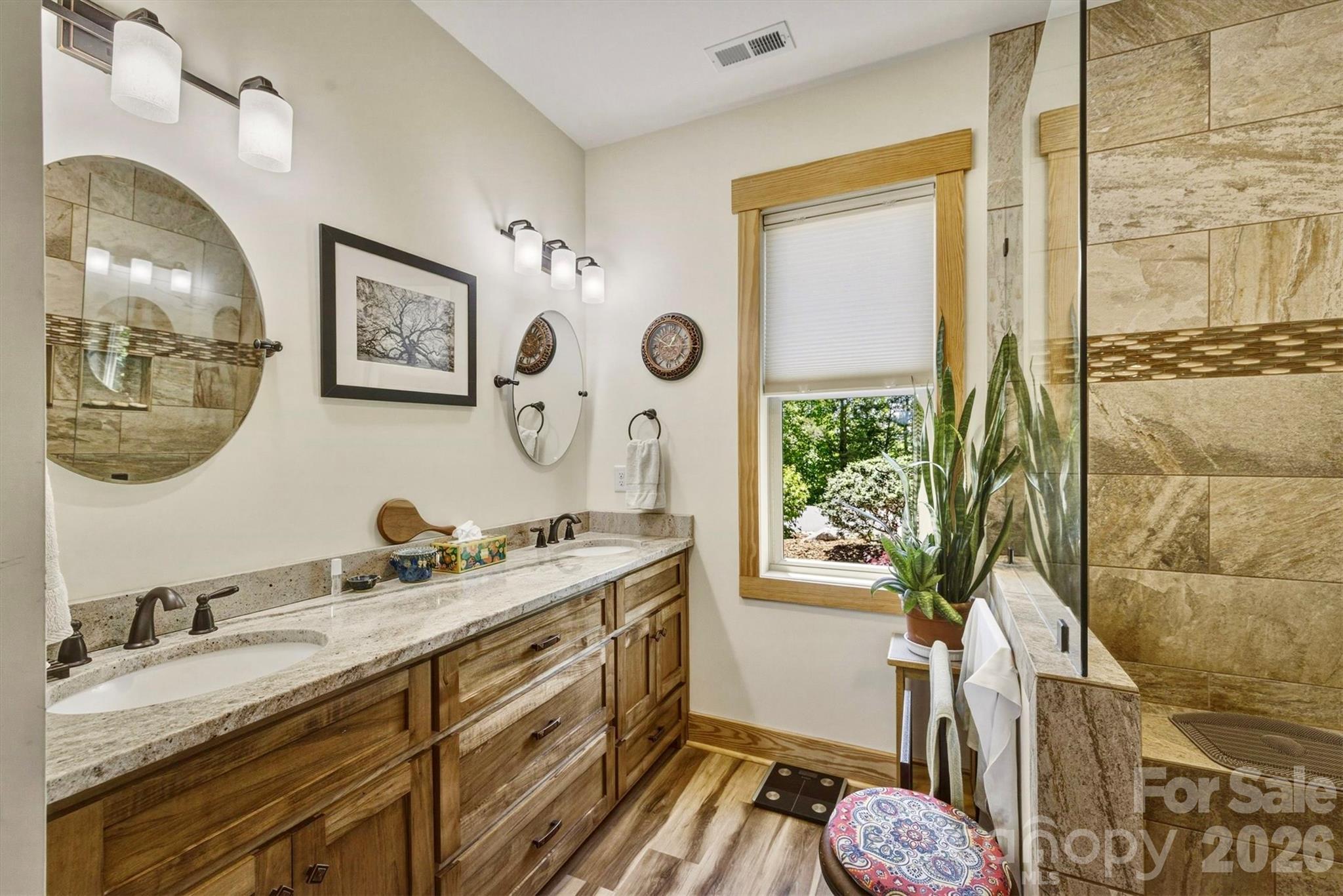 5564 Table View Lane Property Photo 20