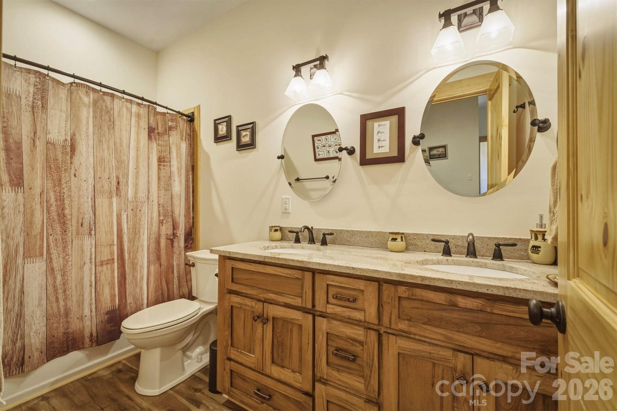 5564 Table View Lane Property Photo 25
