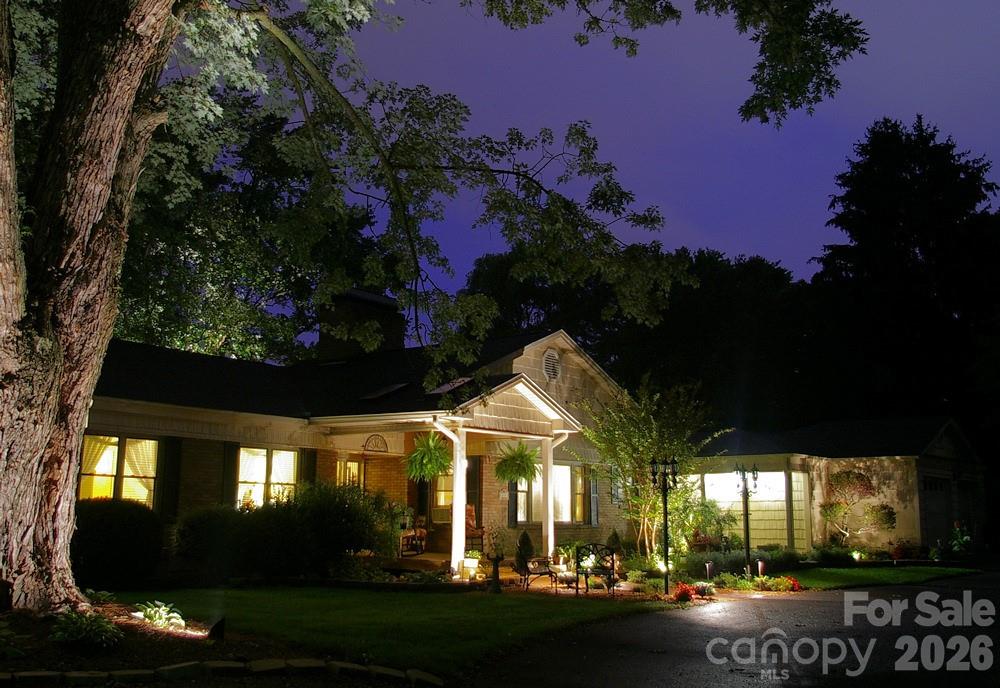 142 Country Club Drive Property Photo 3