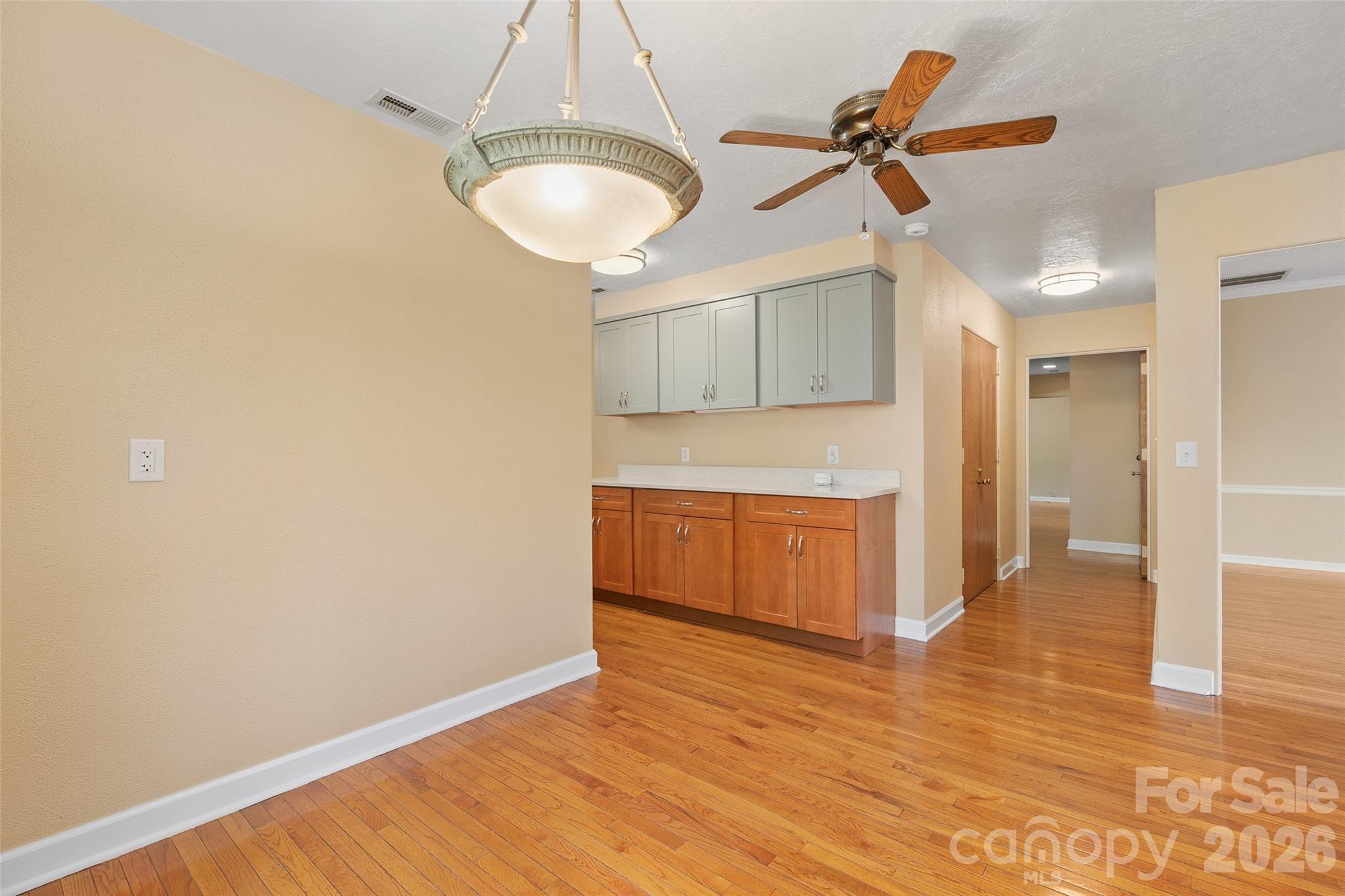 142 Country Club Drive Property Photo 16
