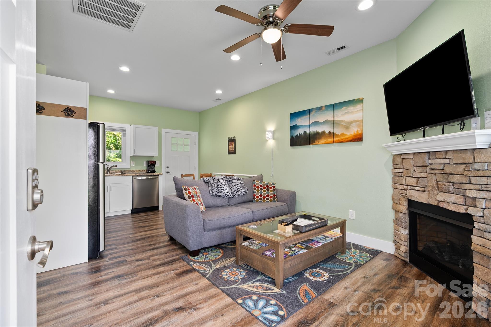 142 Country Club Drive Property Photo 42