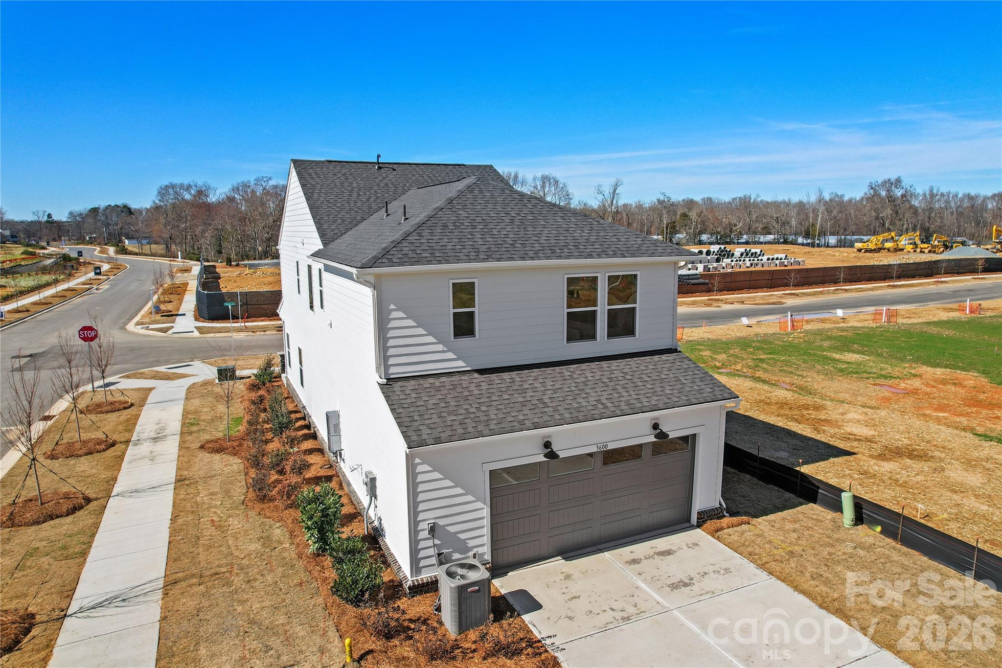 2208 Waterfall Way Property Photo 2