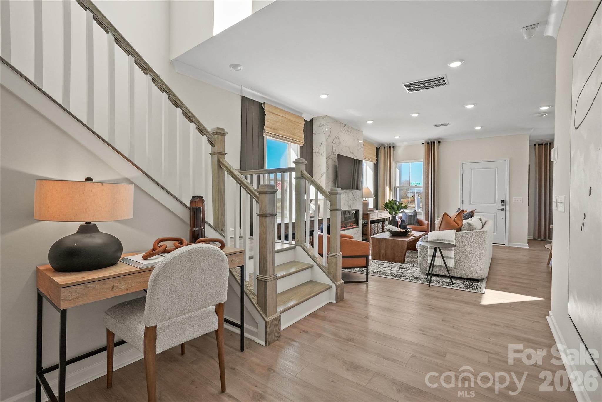 2208 Waterfall Way Property Photo 8