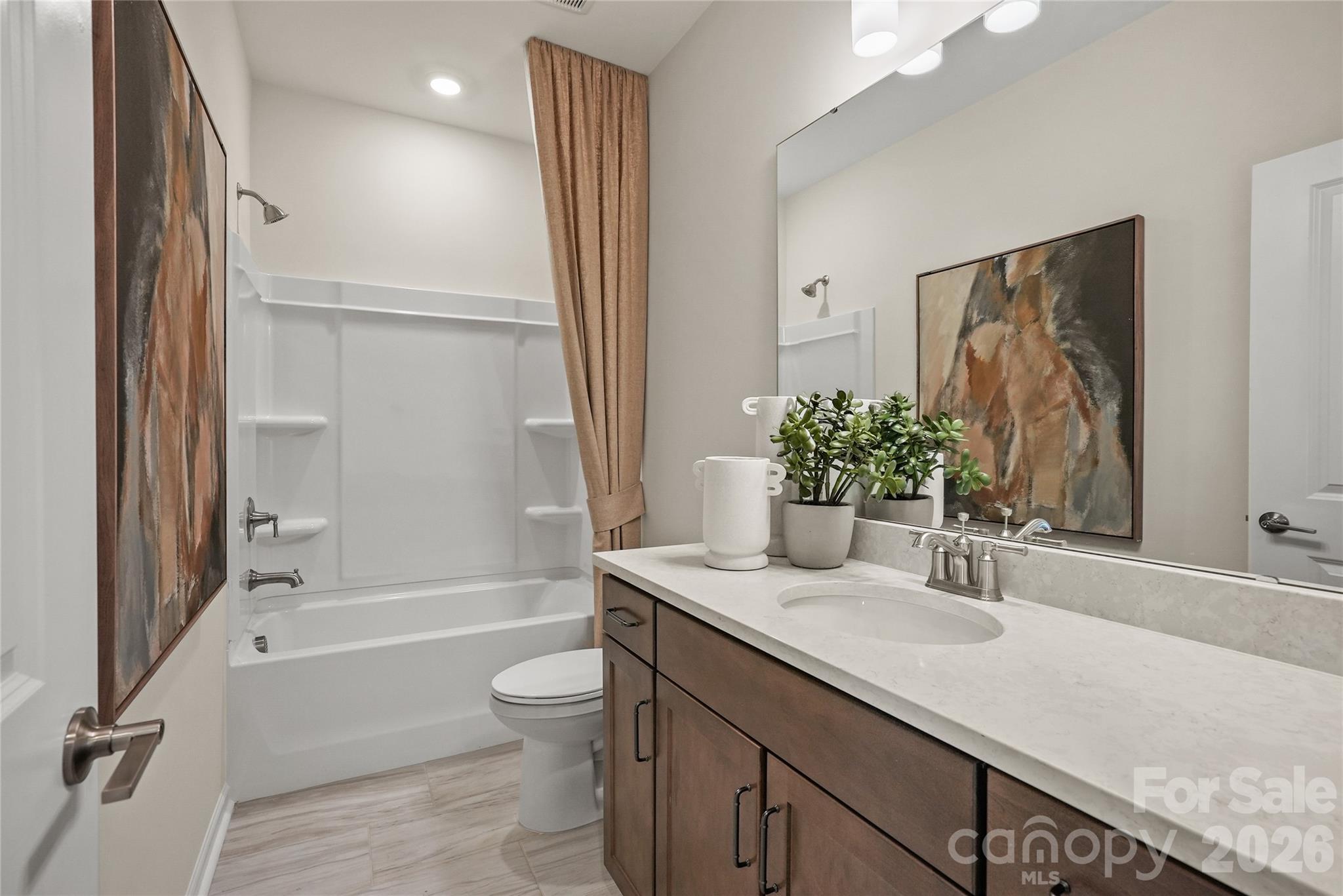 2208 Waterfall Way Property Photo 9