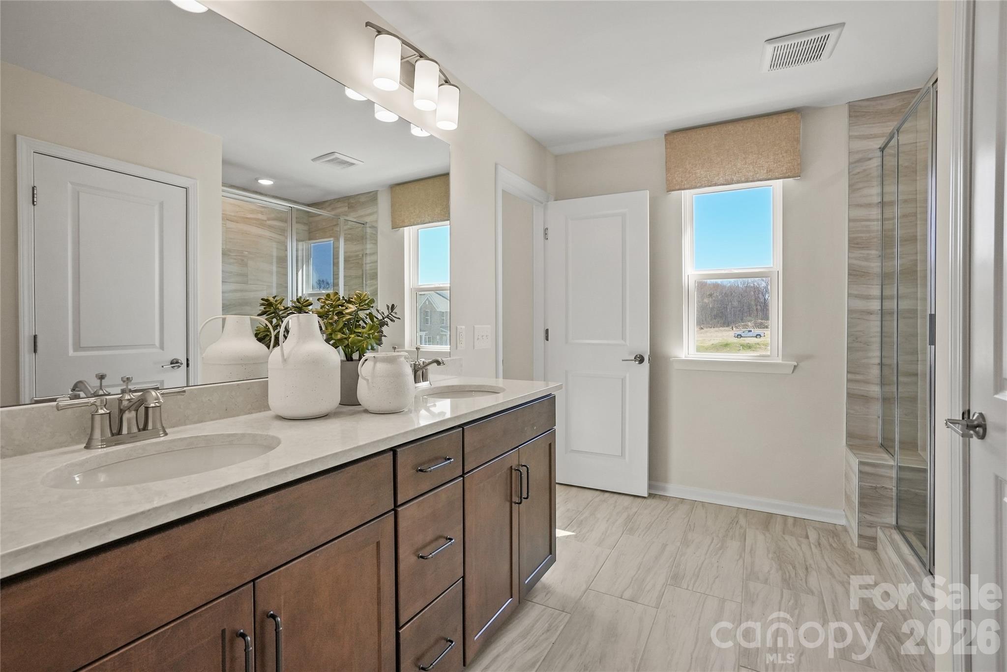 2208 Waterfall Way Property Photo 15