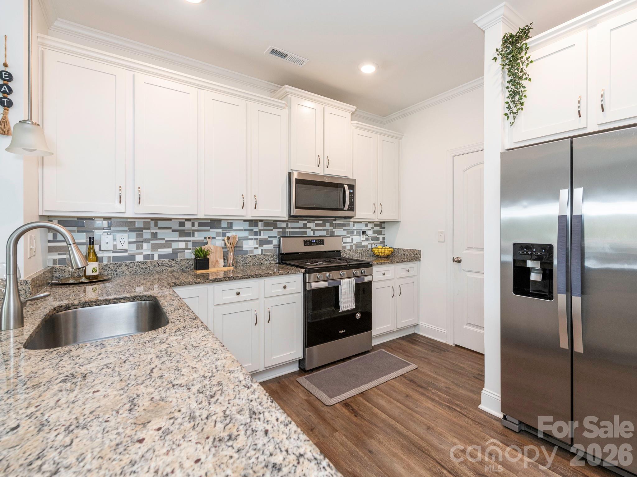 2160 Moselle Drive Property Photo 11