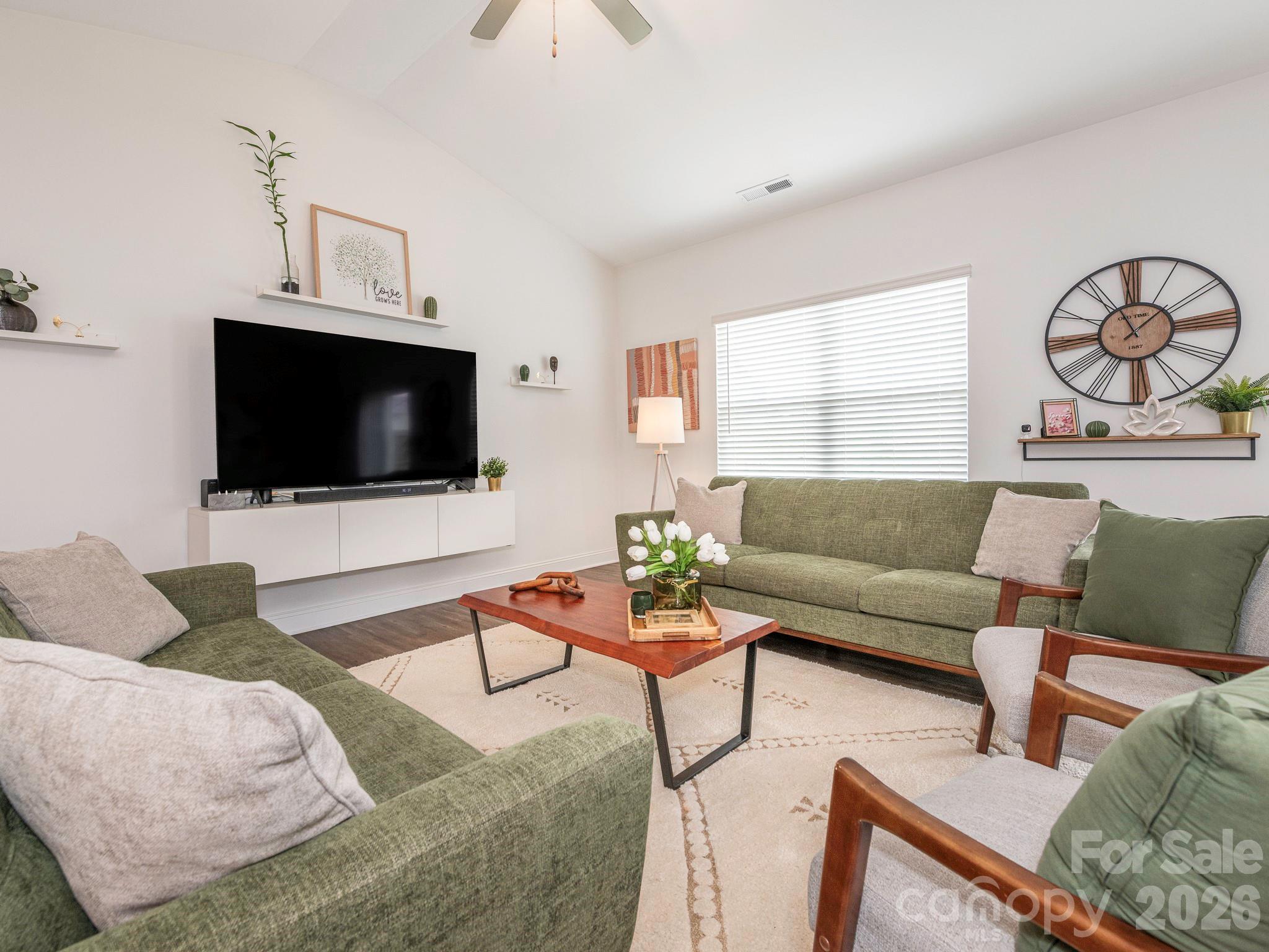 2160 Moselle Drive Property Photo 14