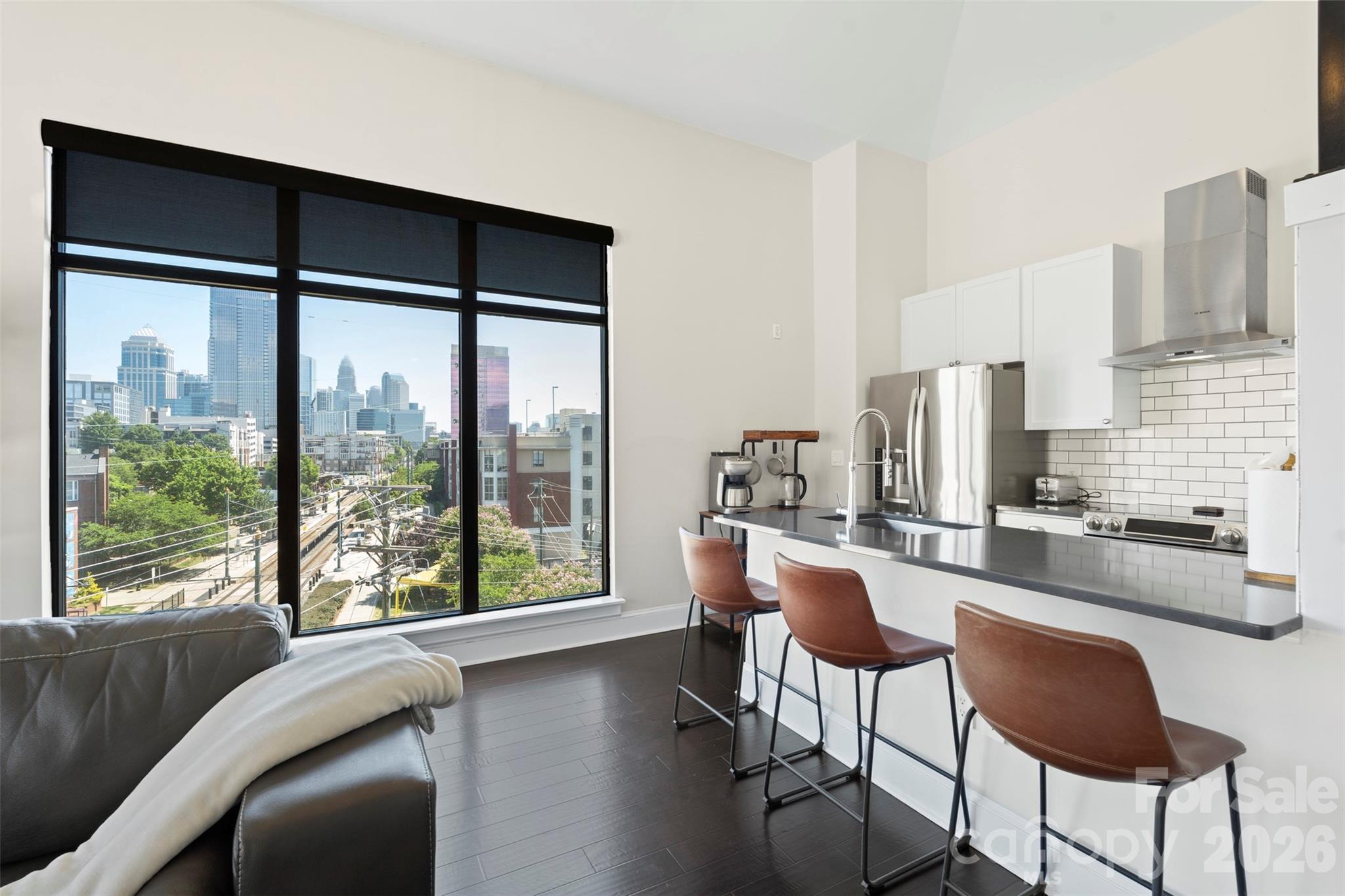 115 E Park Avenue #401 Property Photo 1