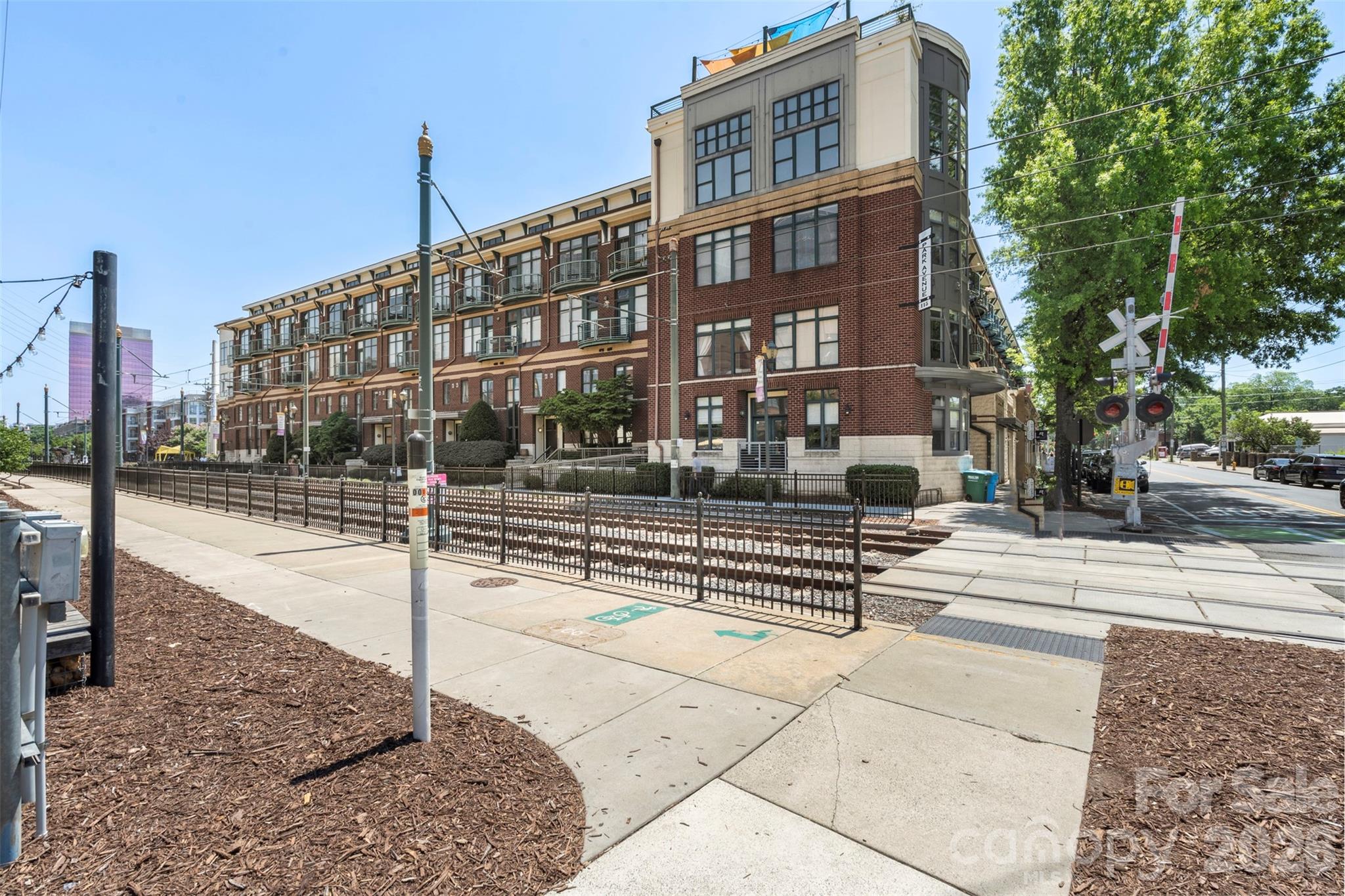 115 E Park Avenue #401 Property Photo 4