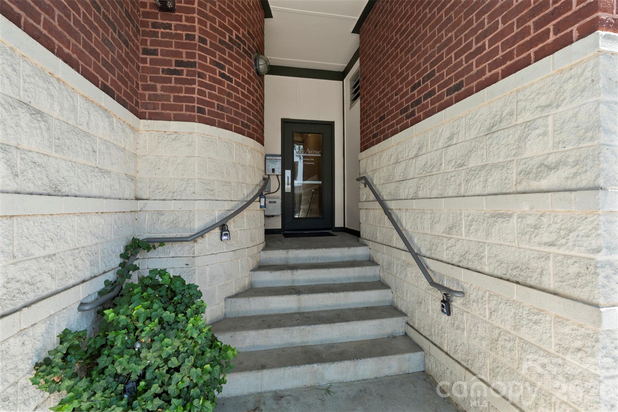 115 E Park Avenue #401 Property Photo 5