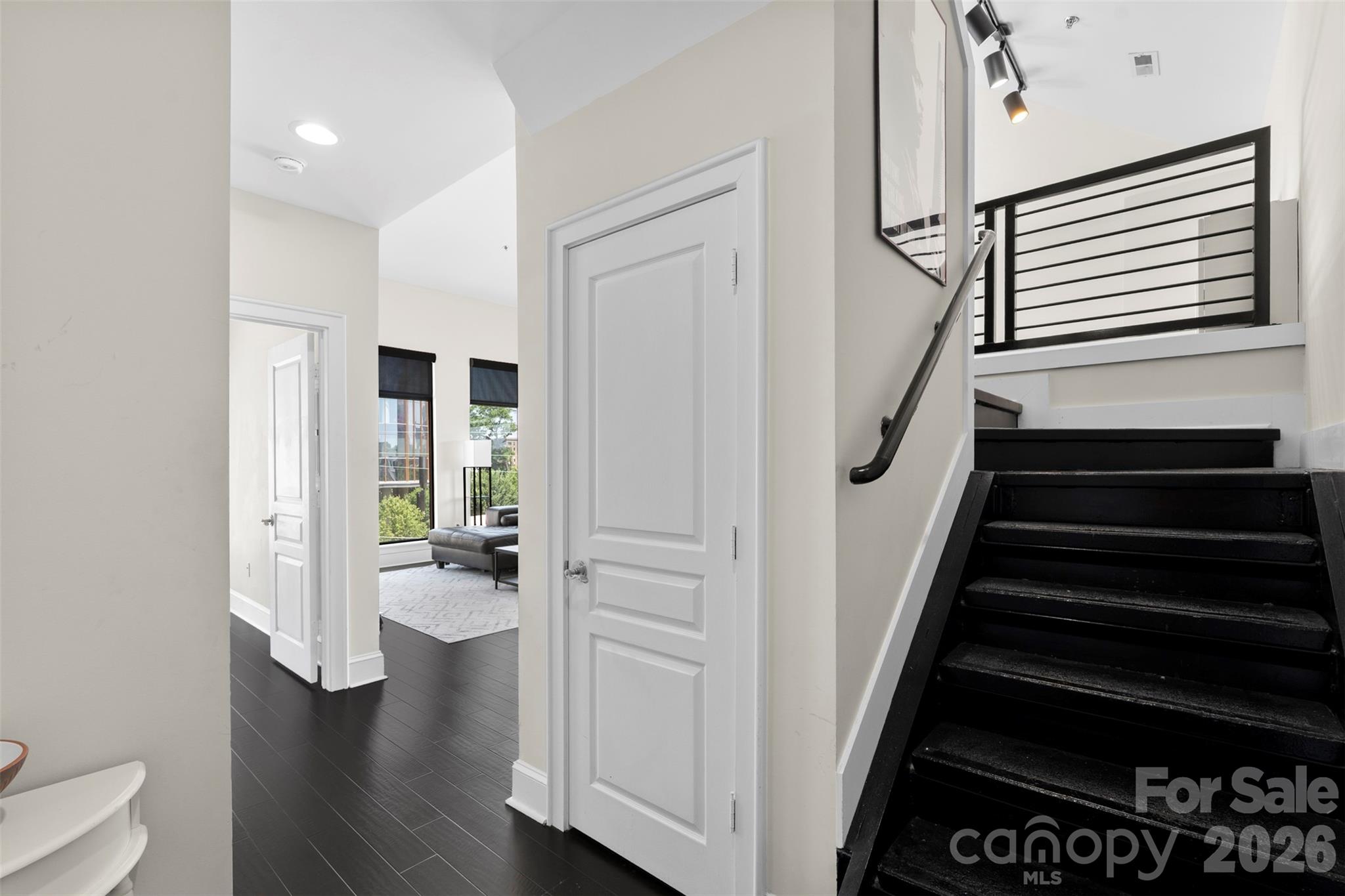 115 E Park Avenue #401 Property Photo 6
