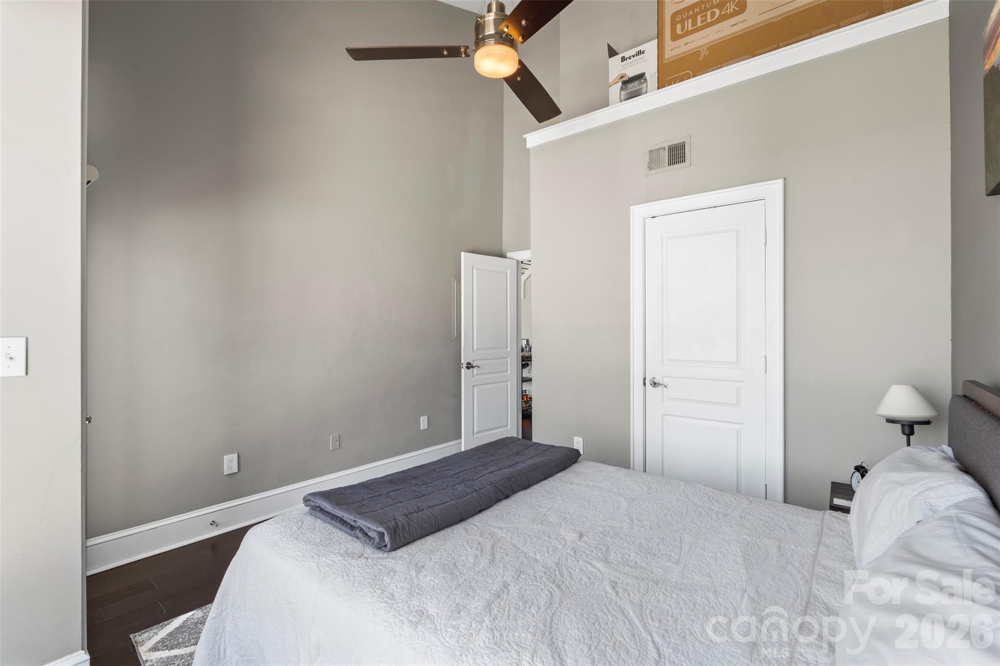 115 E Park Avenue #401 Property Photo 21