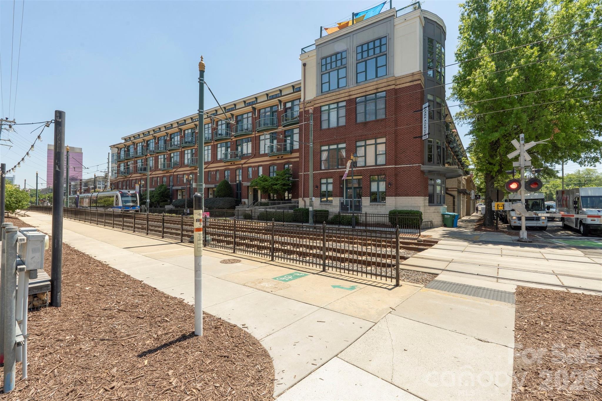 115 E Park Avenue #401 Property Photo 44