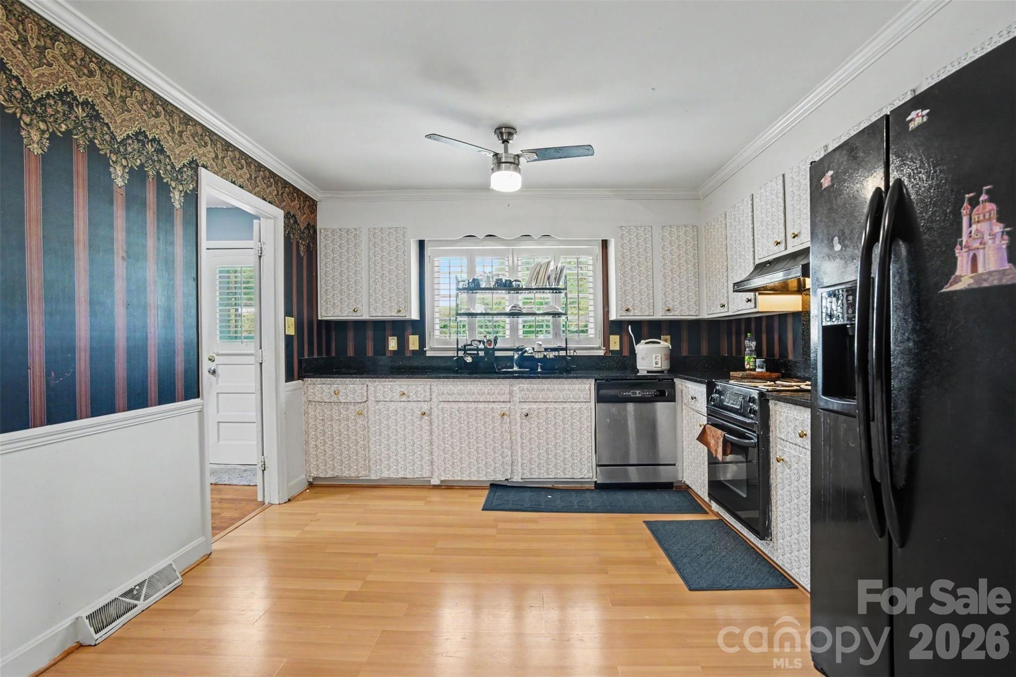 6300 Idlebrook Drive Property Photo 11
