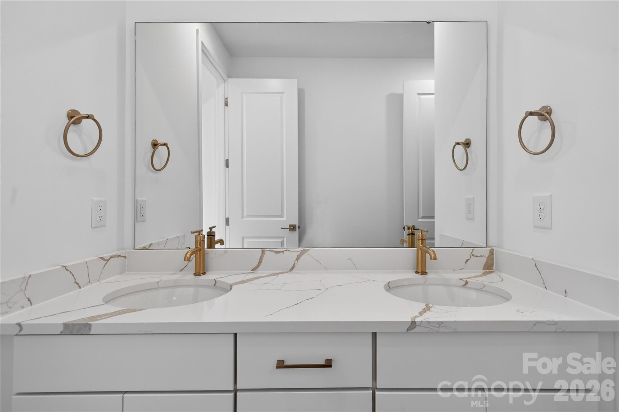 420 Celestial Drive Property Photo 11