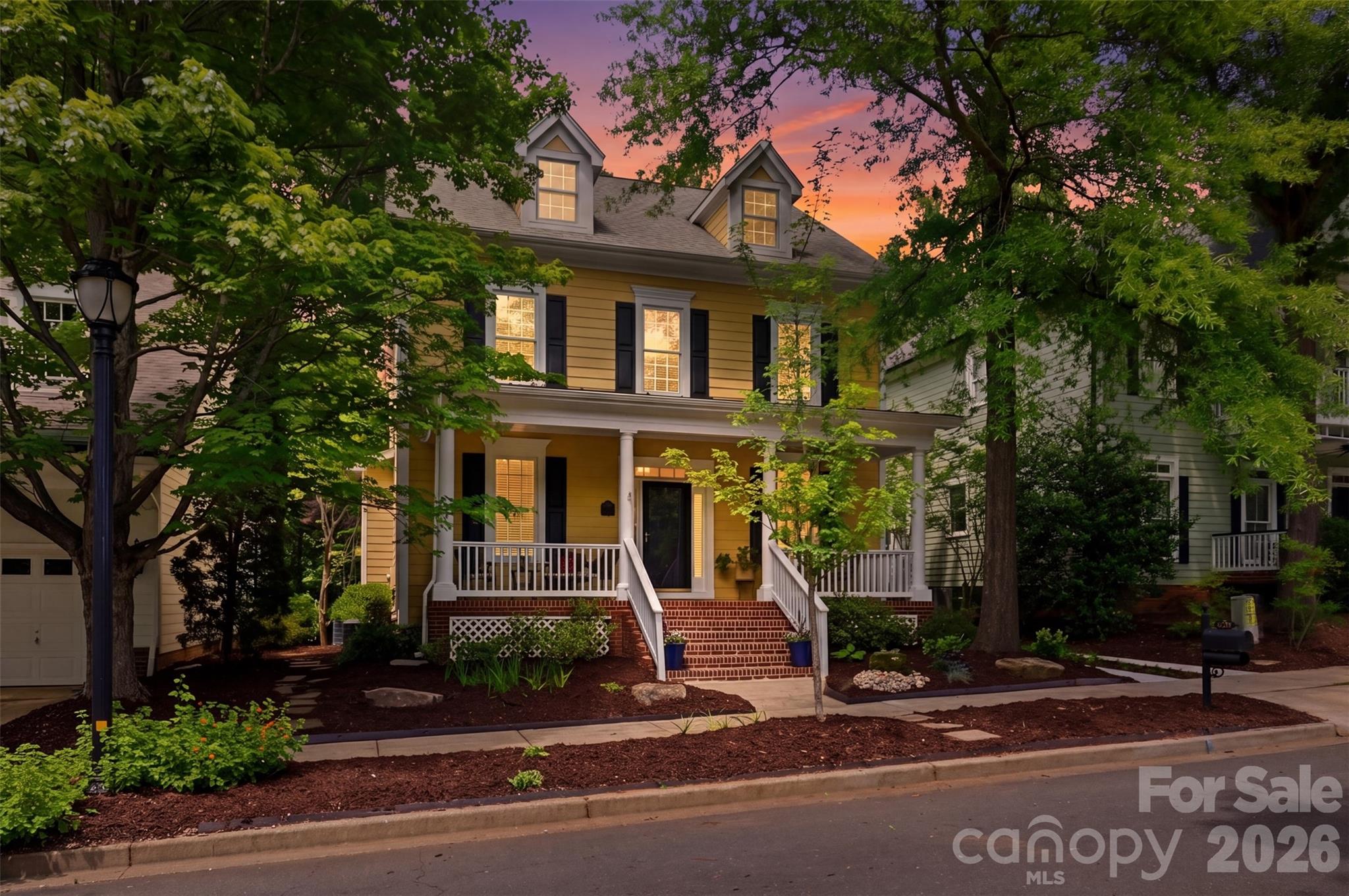 739 Julia Street Property Photo 2
