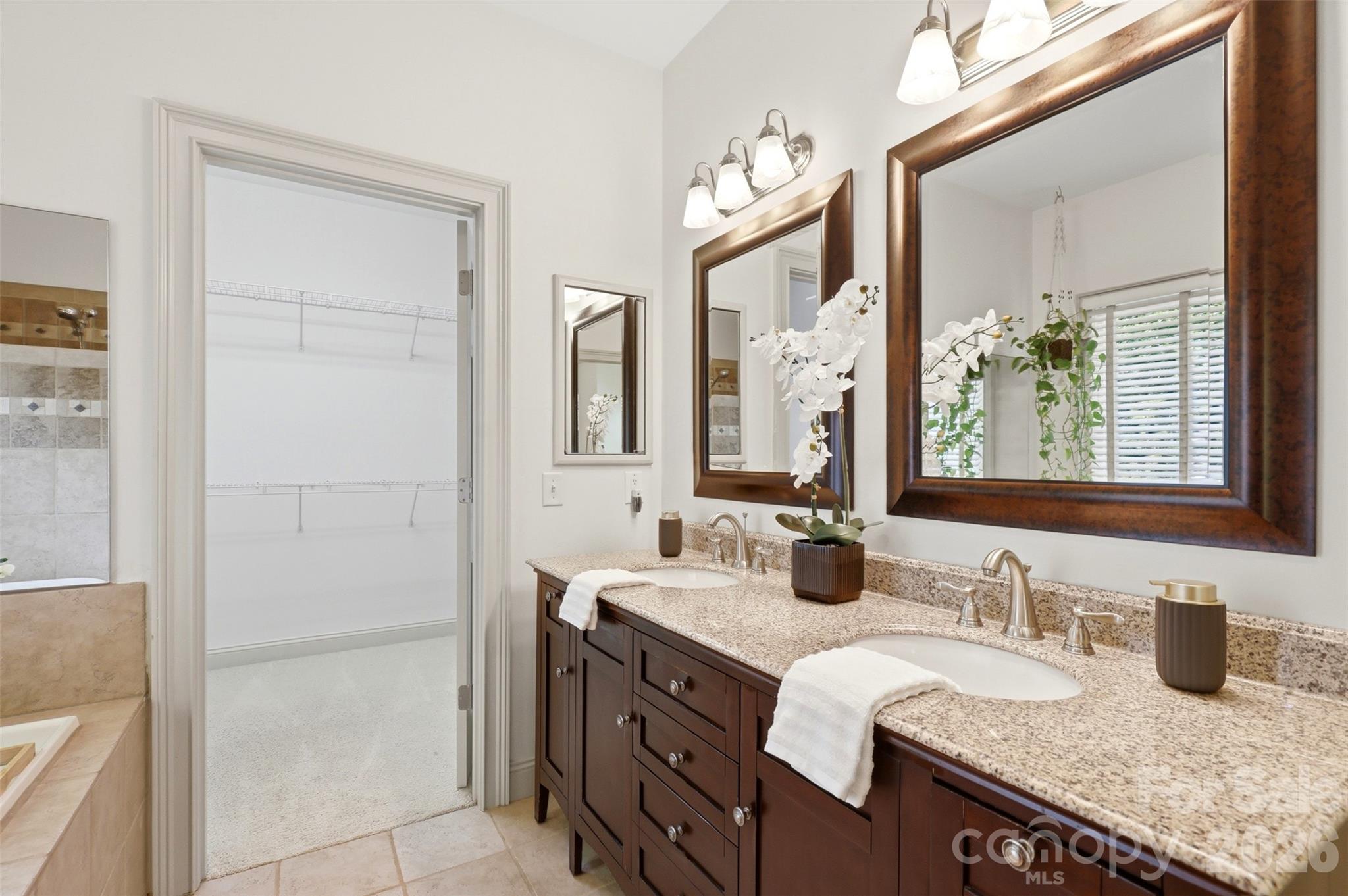 739 Julia Street Property Photo 22