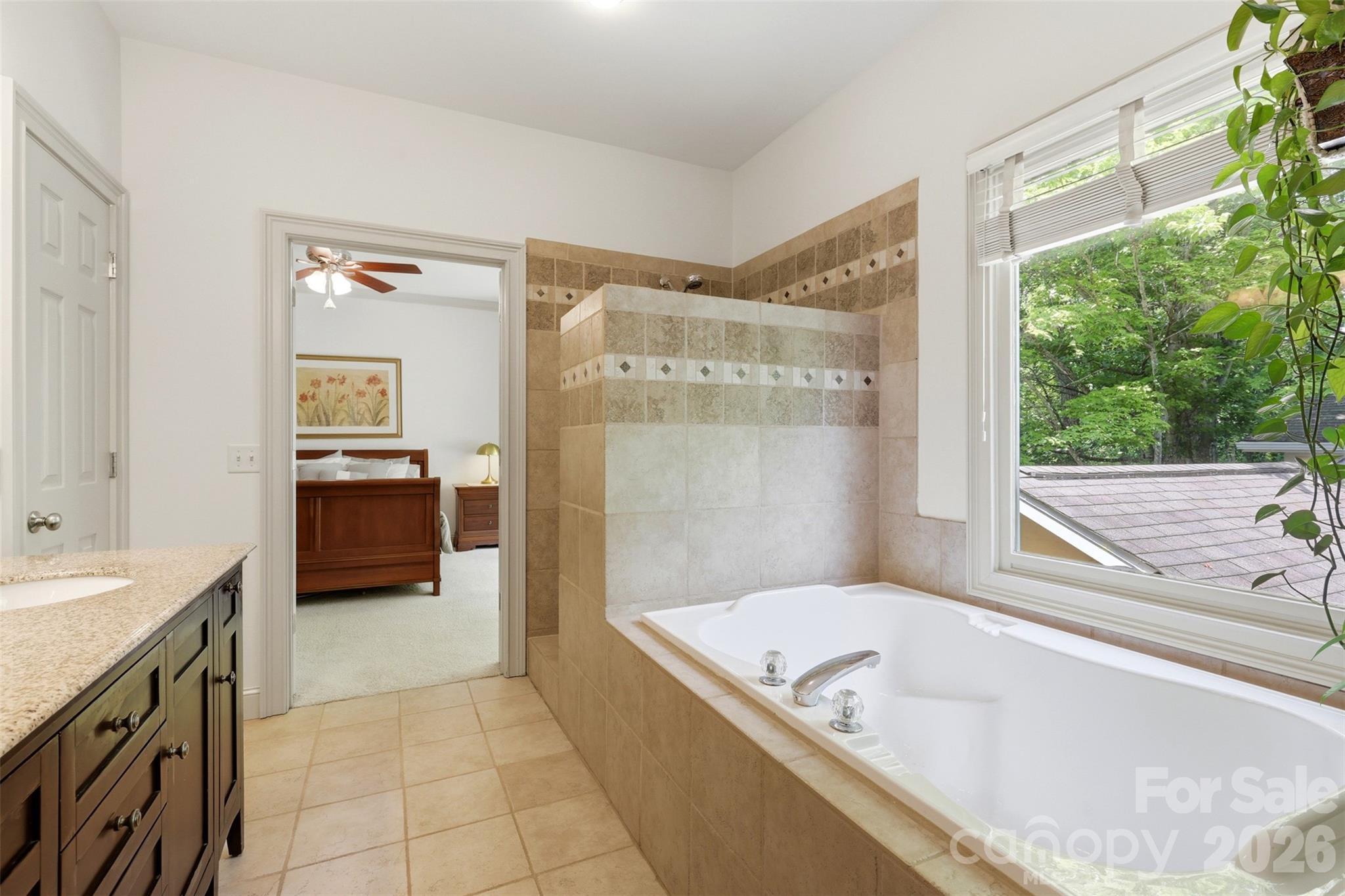 739 Julia Street Property Photo 25
