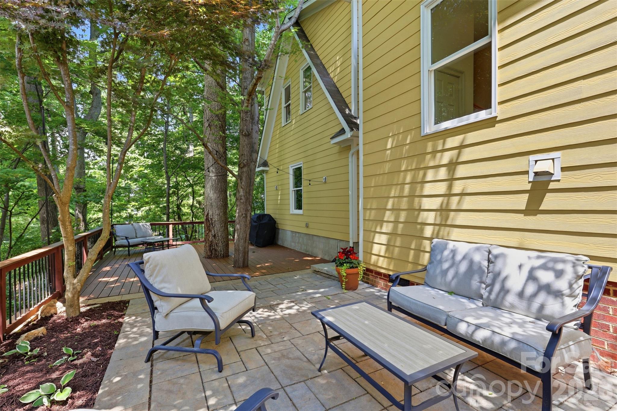 739 Julia Street Property Photo 39