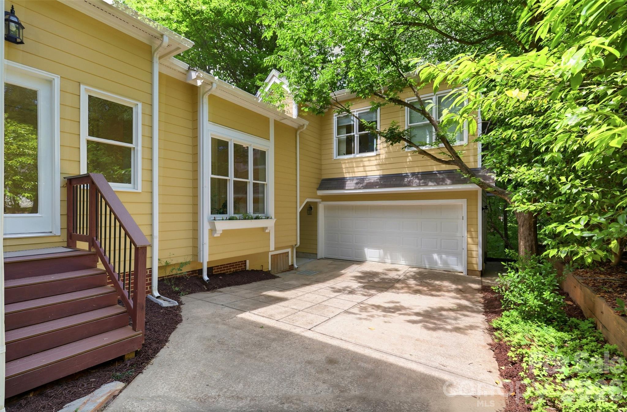 739 Julia Street Property Photo 43