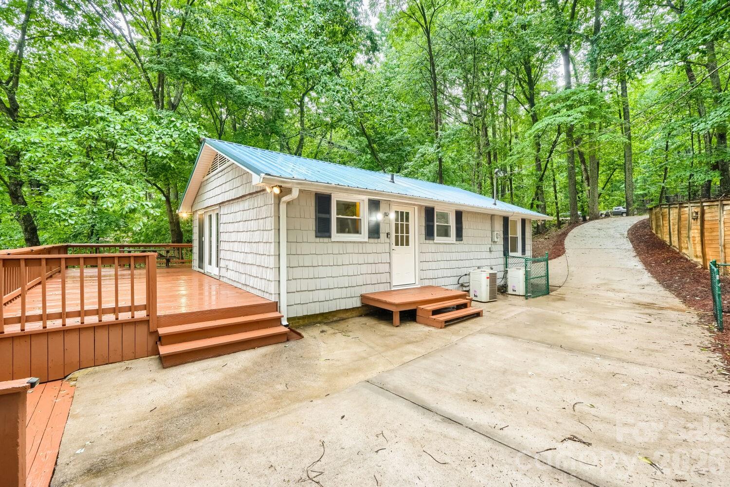 42640 Moonshine Drive Property Photo 3