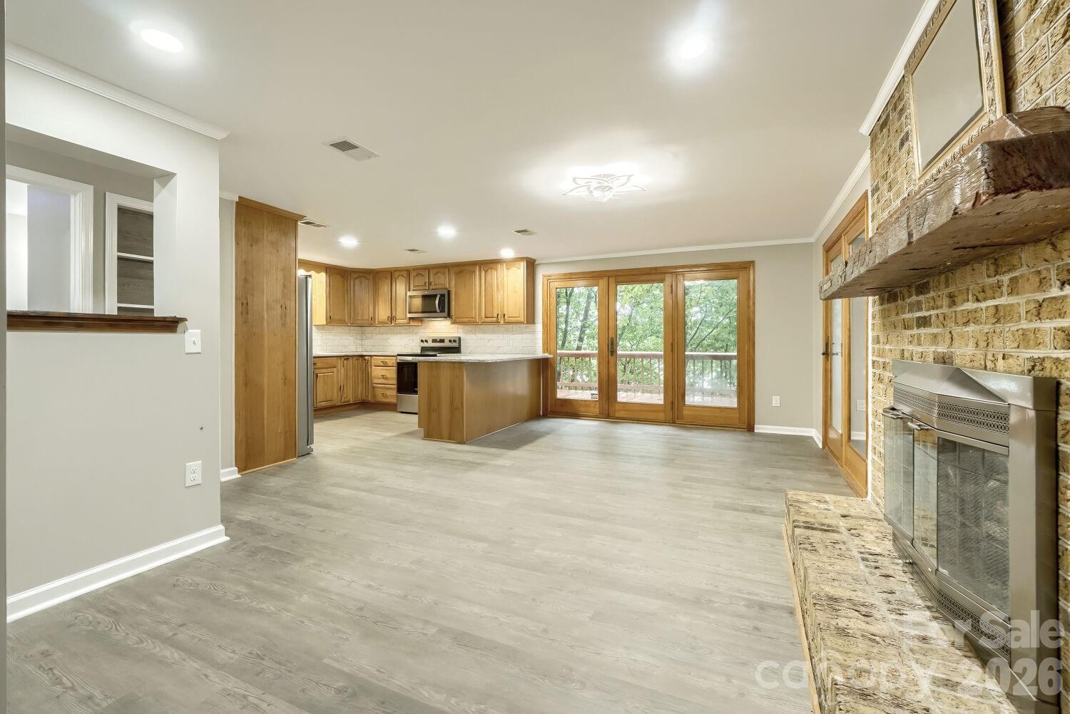 42640 Moonshine Drive Property Photo 8