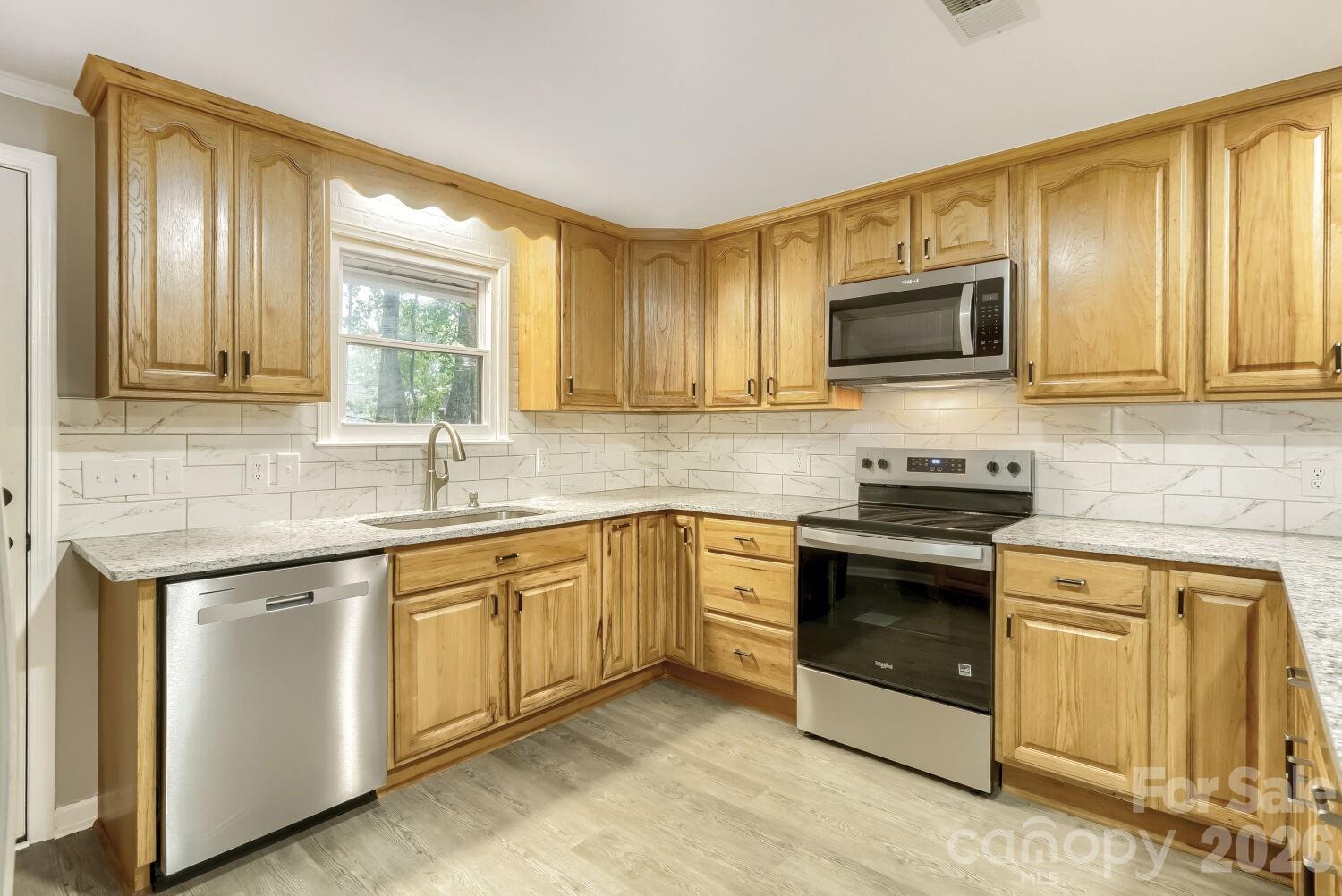 42640 Moonshine Drive Property Photo 12