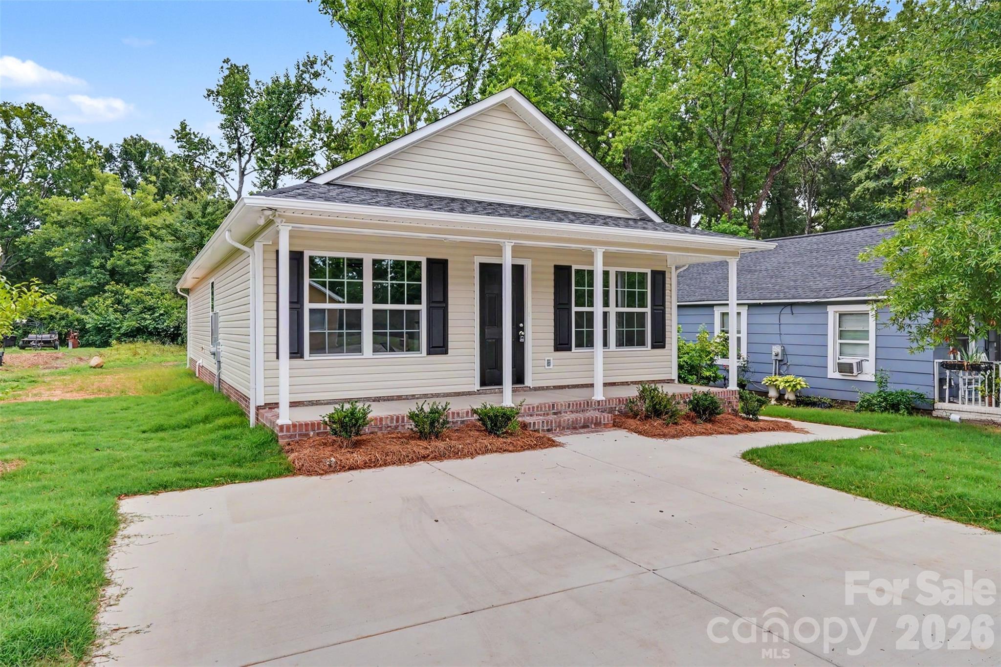 821 Carolina Avenue Property Photo 3