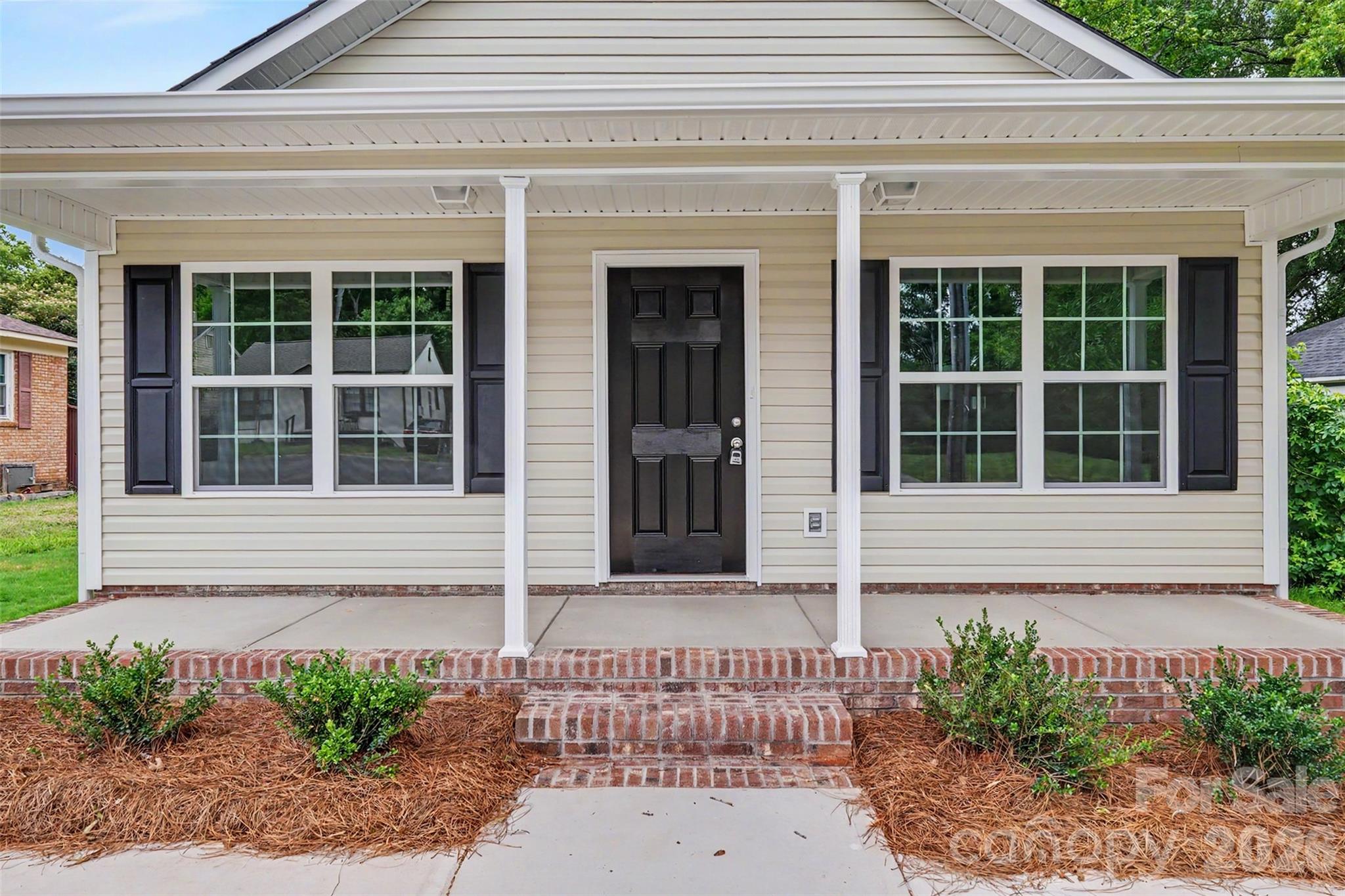 821 Carolina Avenue Property Photo 4