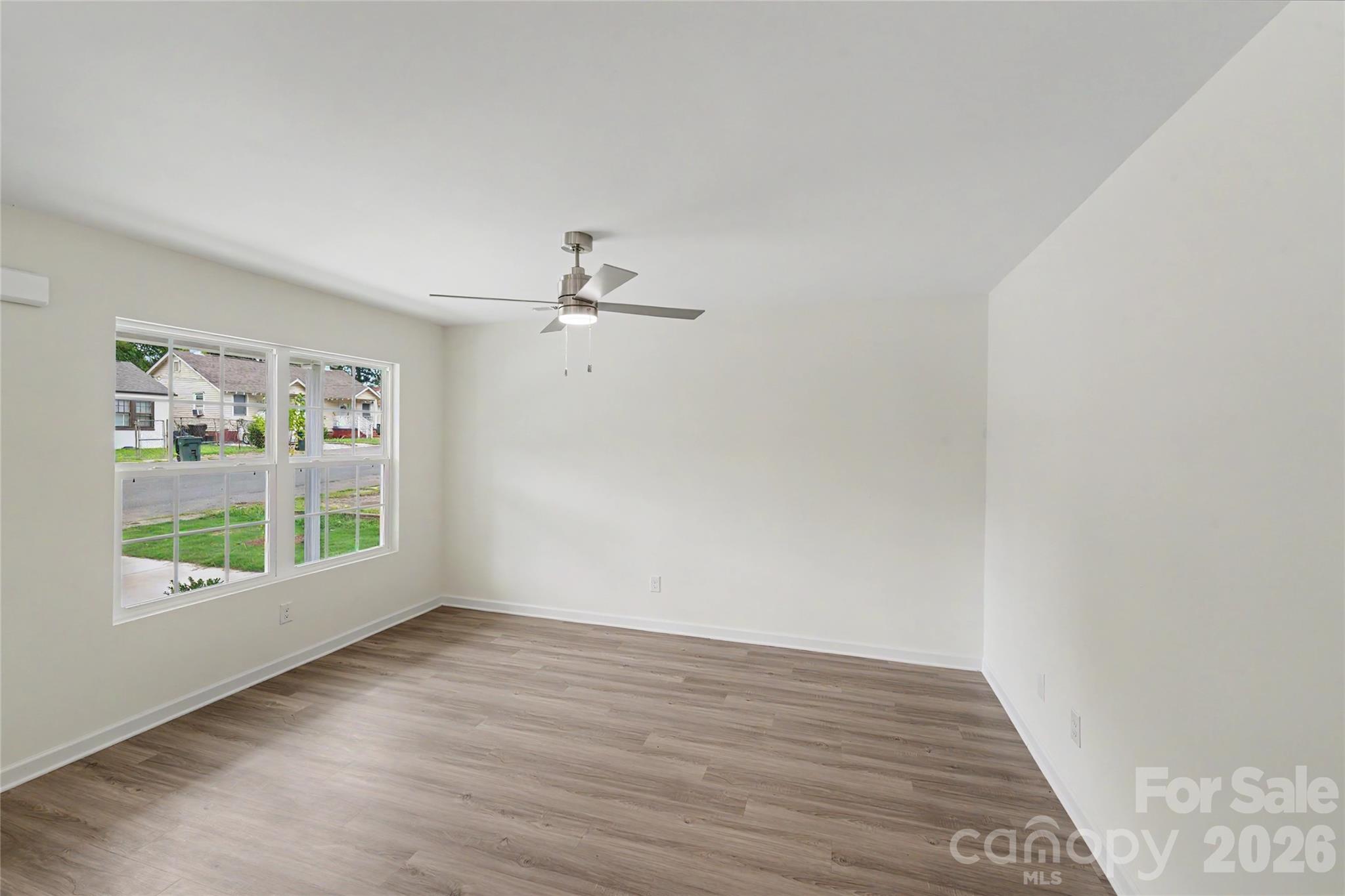 821 Carolina Avenue Property Photo 8