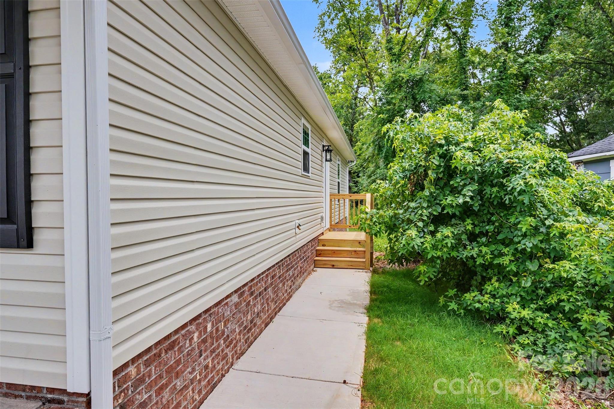 821 Carolina Avenue Property Photo 28