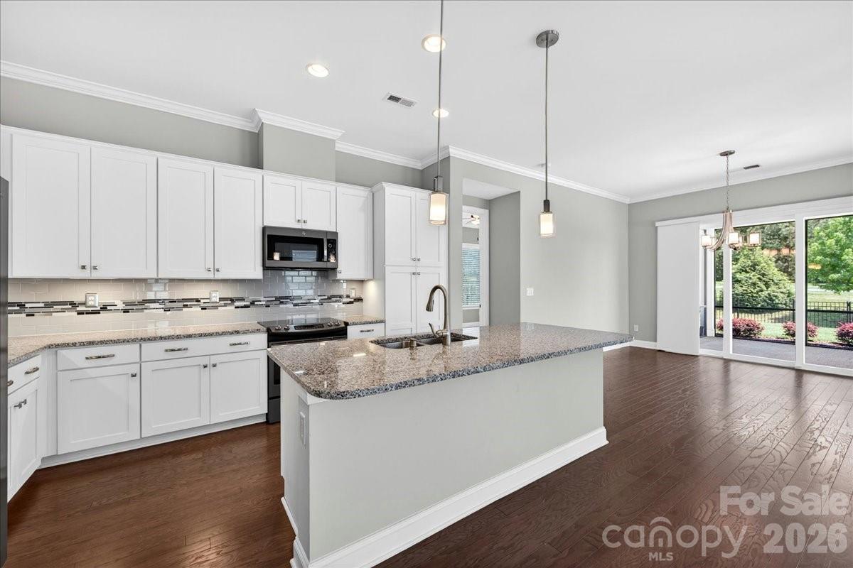 249 Stone Mountain Way Property Photo 3