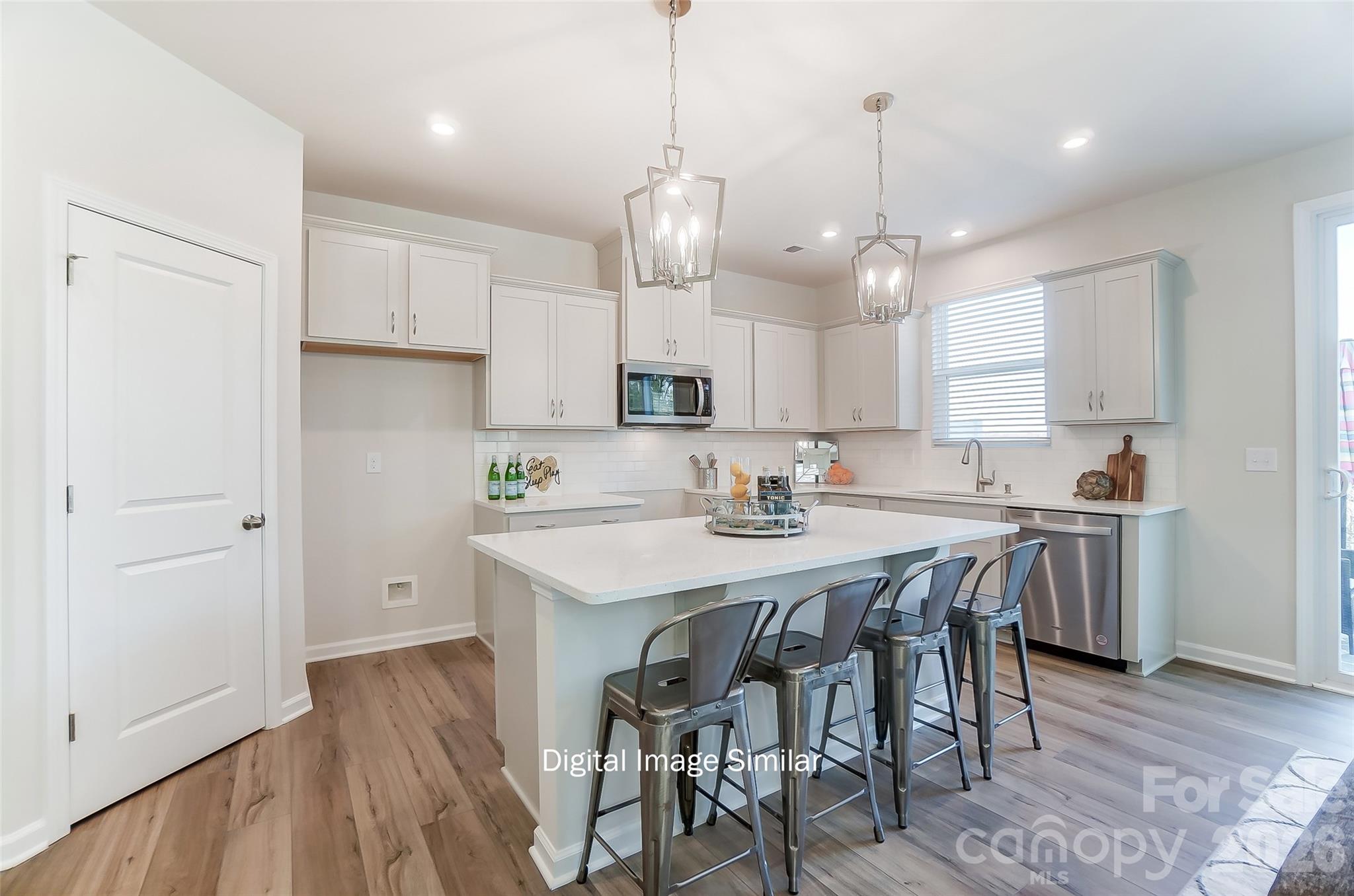 6032 Mallow Crossing Lane Property Photo 12