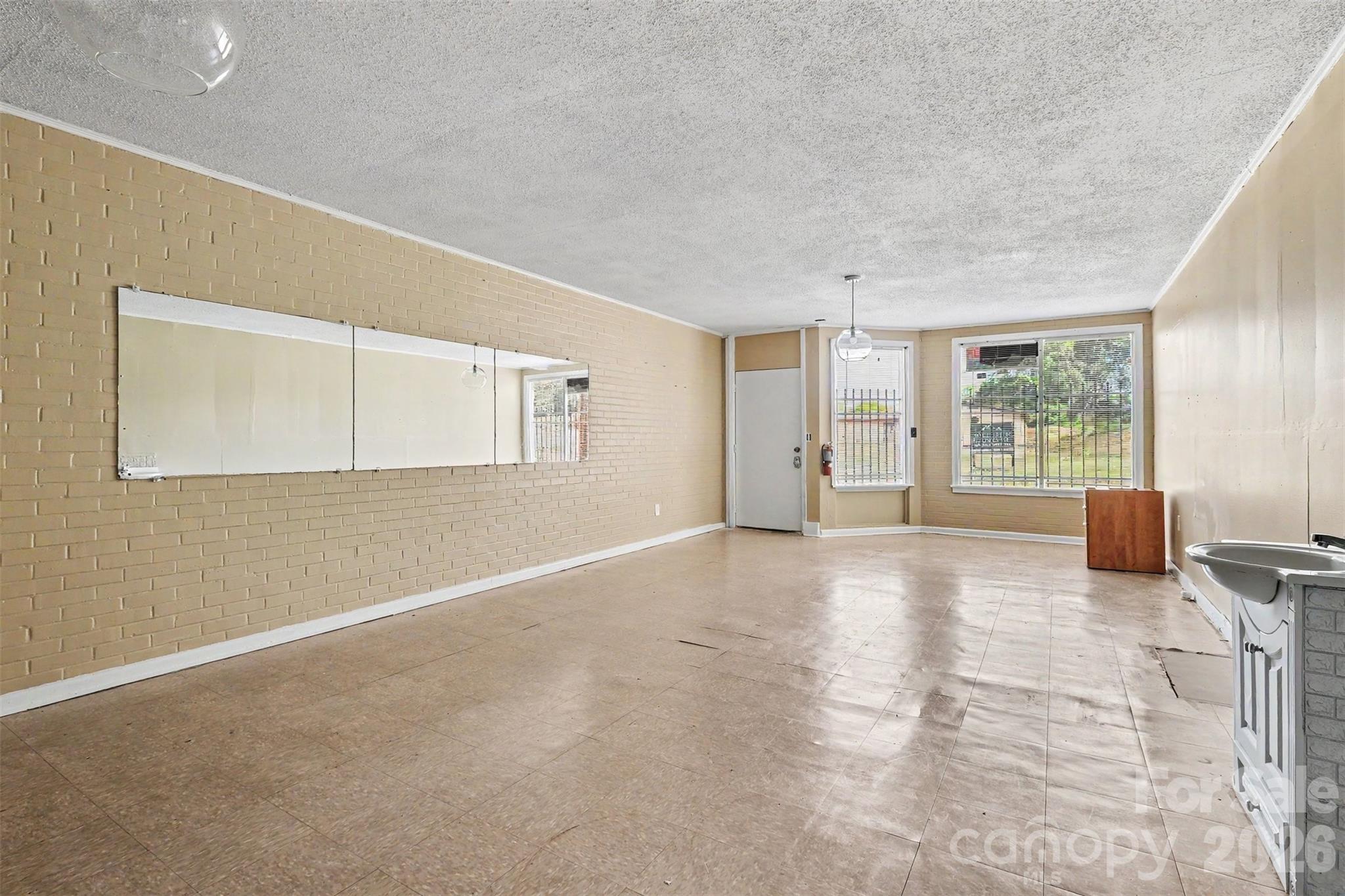 401 E Gay Street Property Photo 7