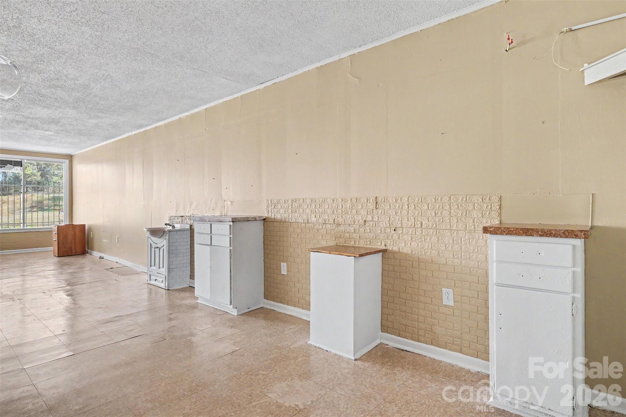 401 E Gay Street Property Photo 10