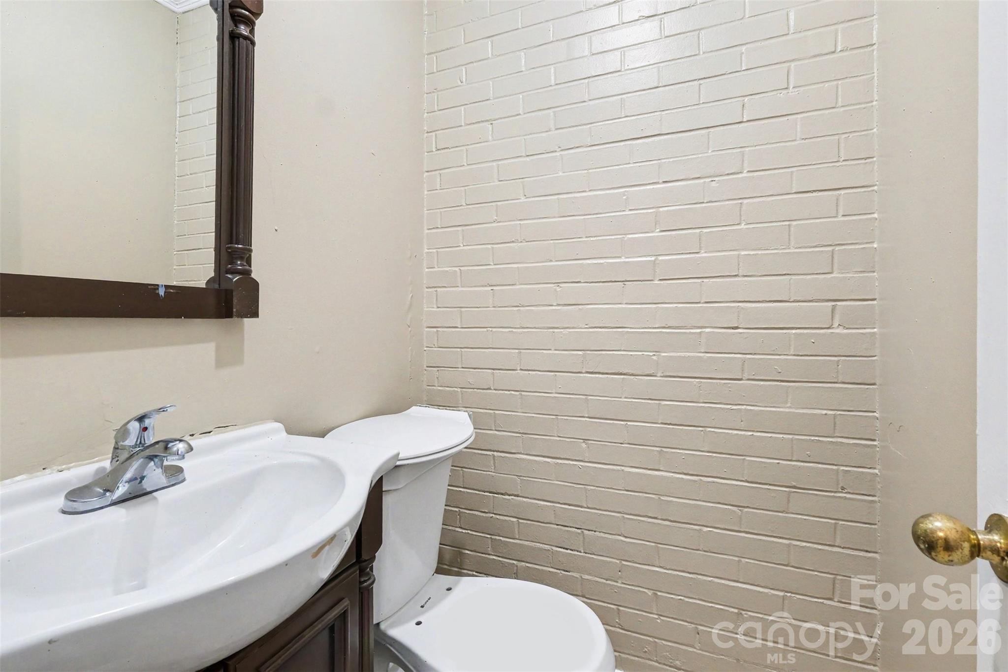 401 E Gay Street Property Photo 13
