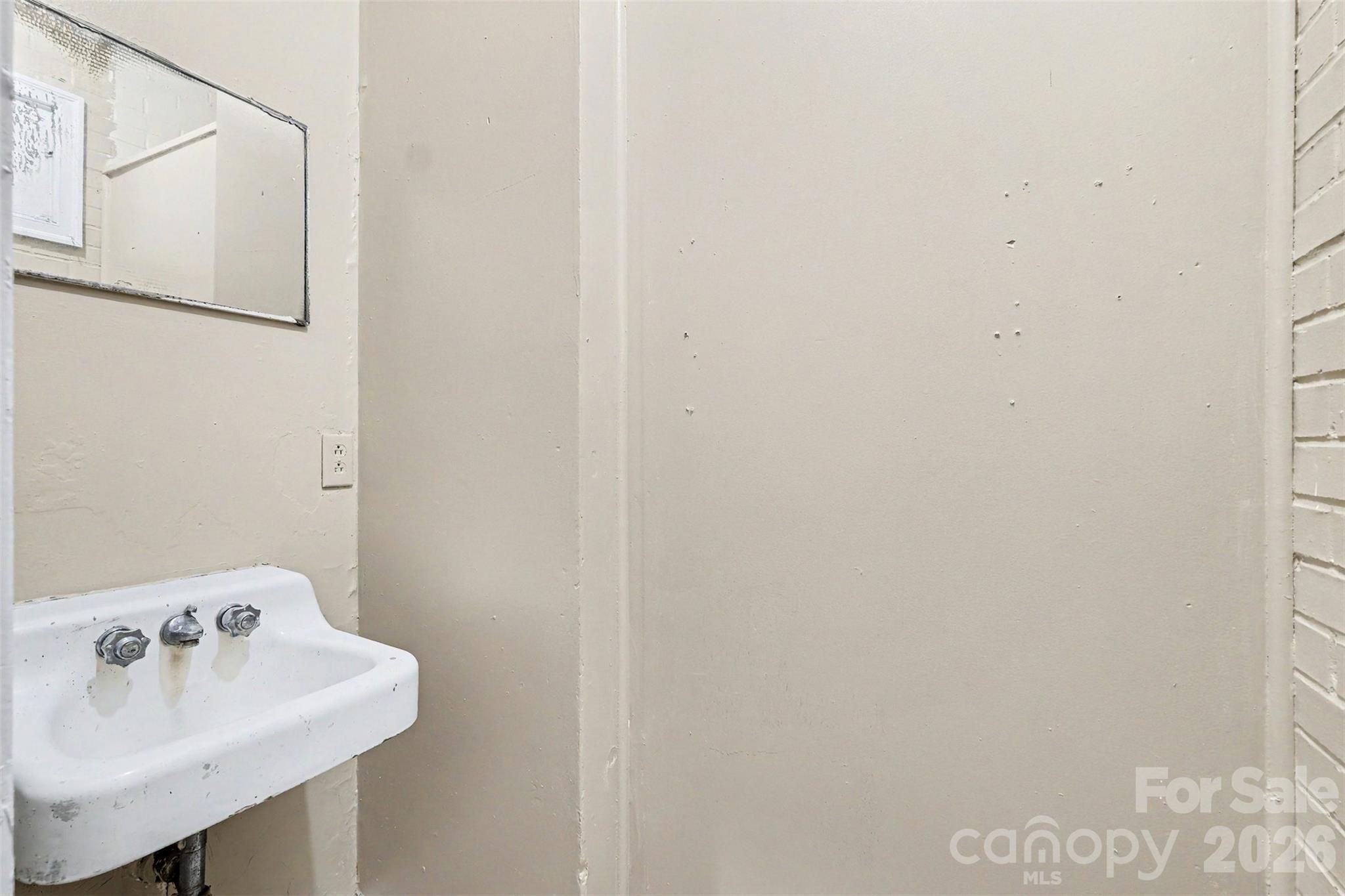 401 E Gay Street Property Photo 14