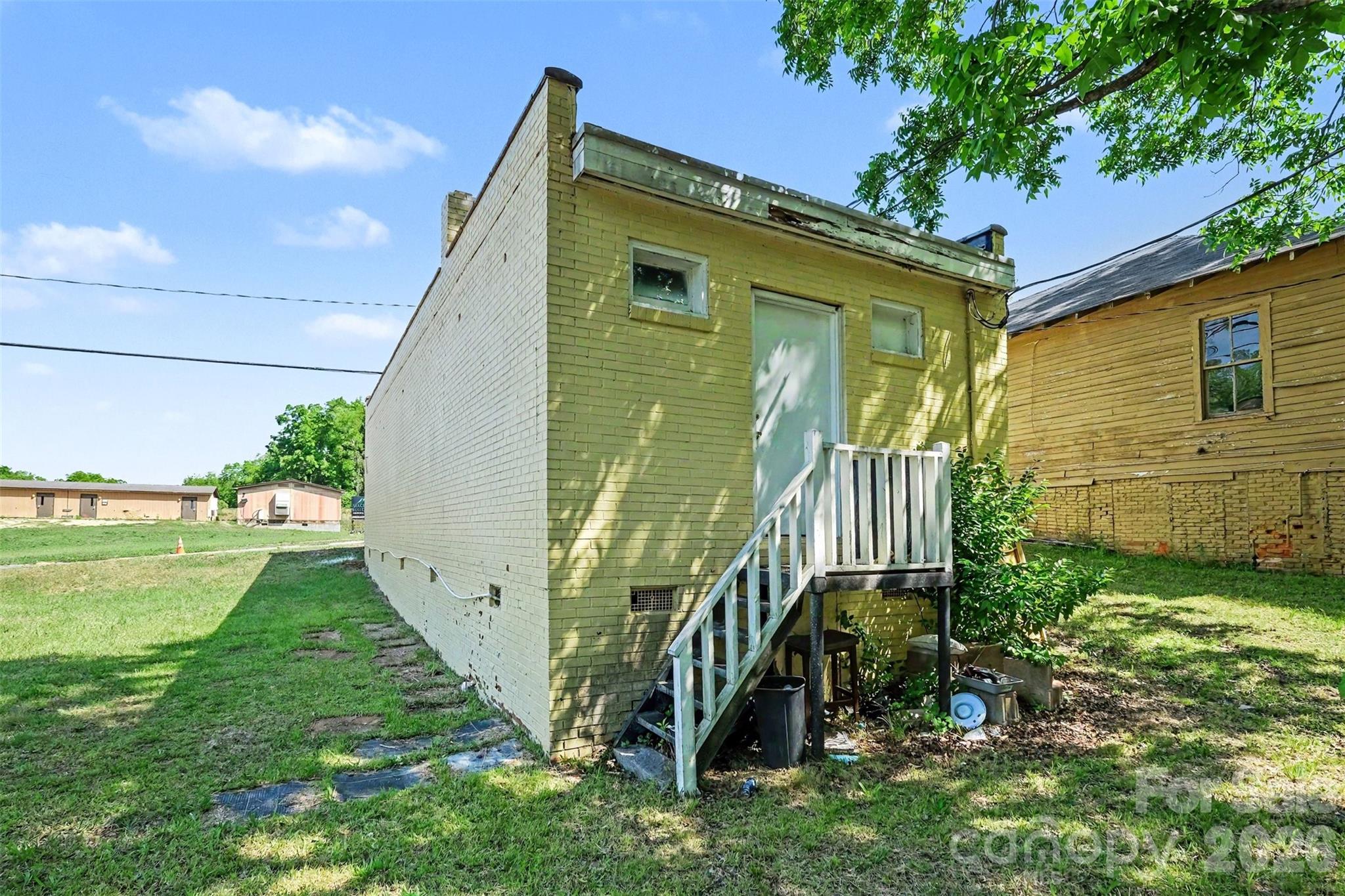 401 E Gay Street Property Photo 17