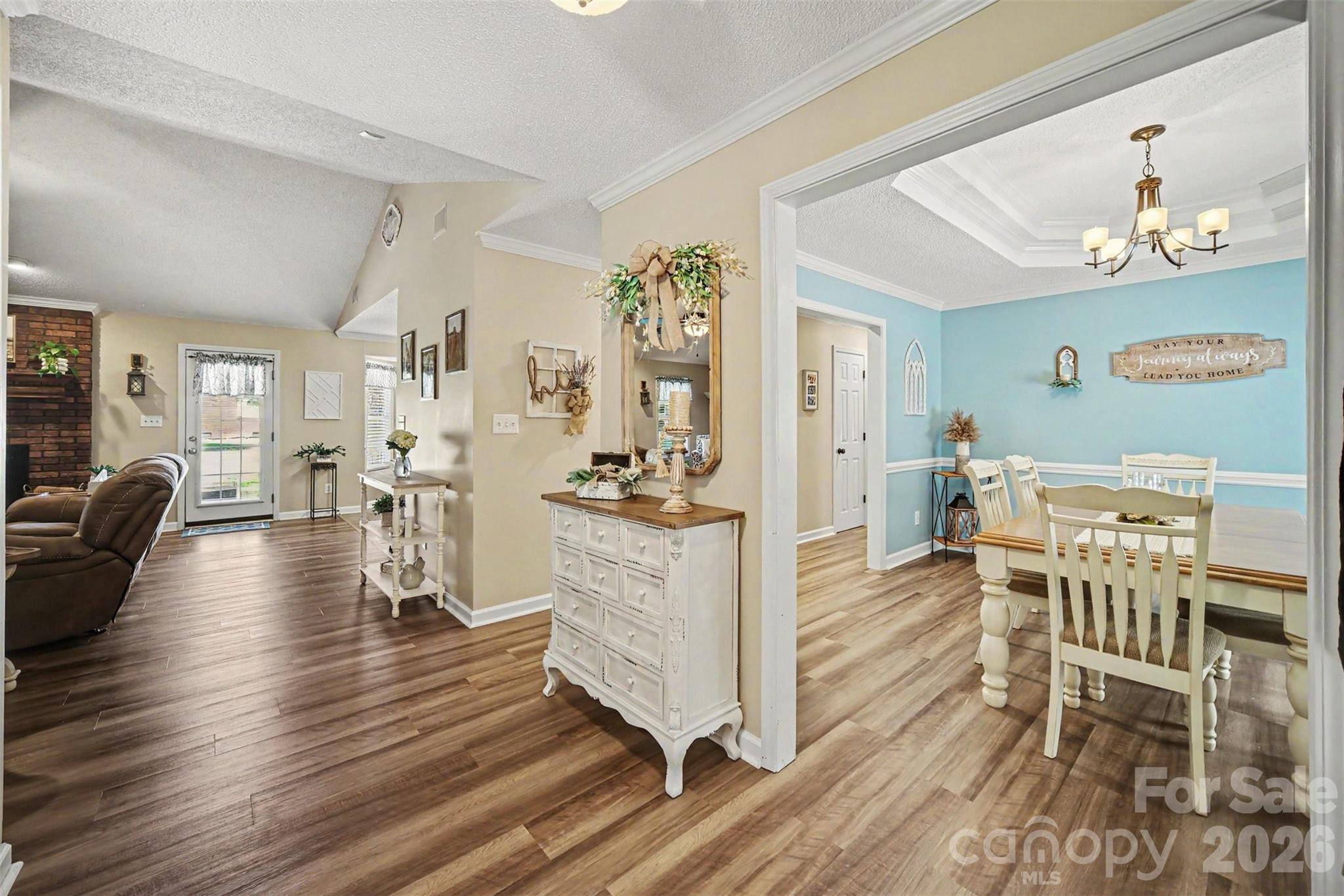 9903 Madres Court Property Photo 4