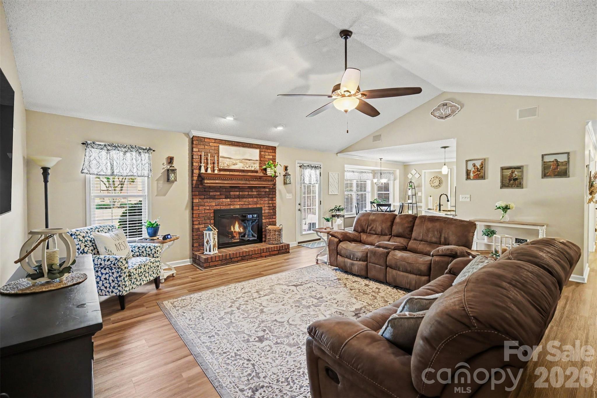 9903 Madres Court Property Photo 8