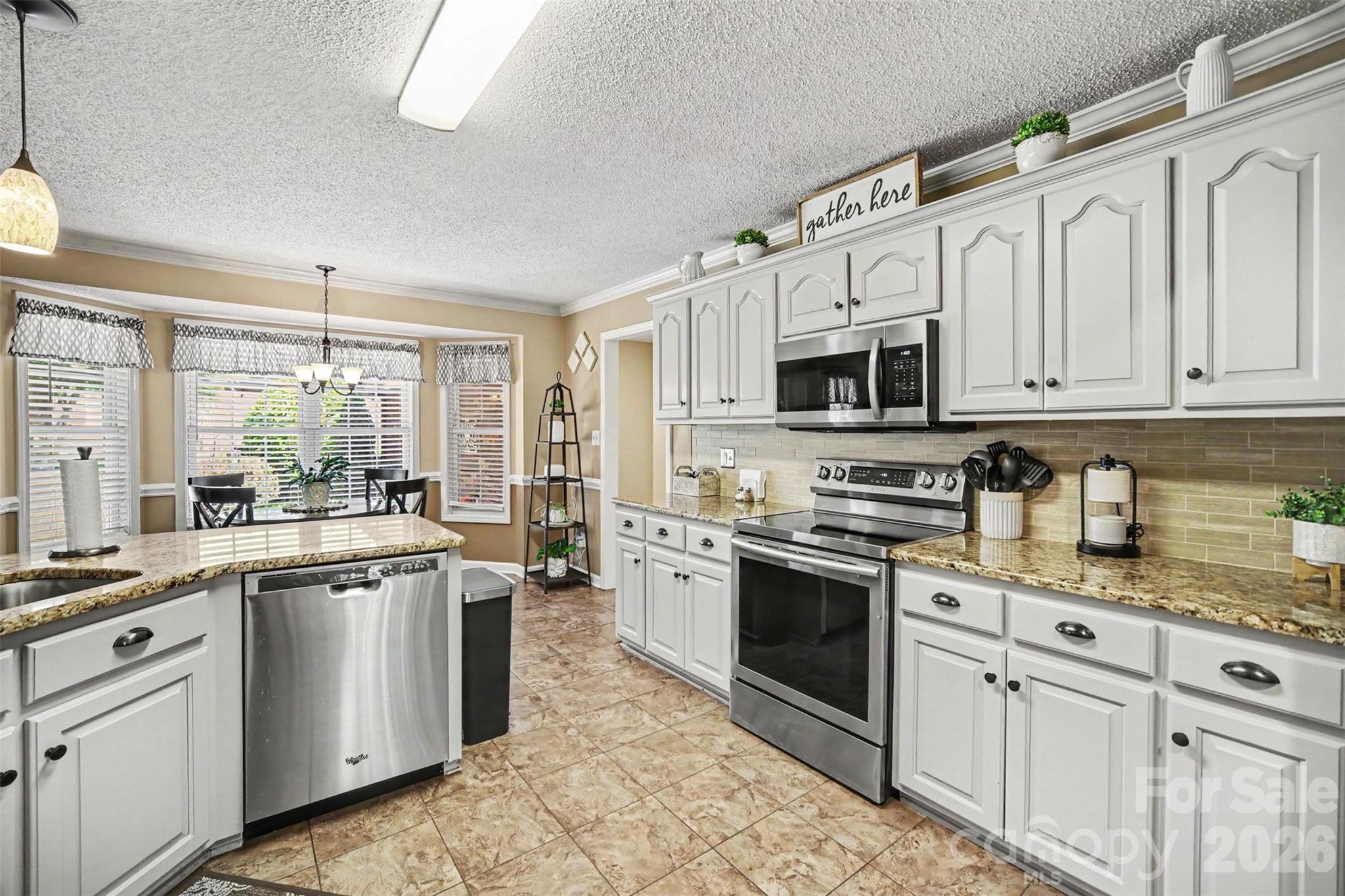 9903 Madres Court Property Photo 10