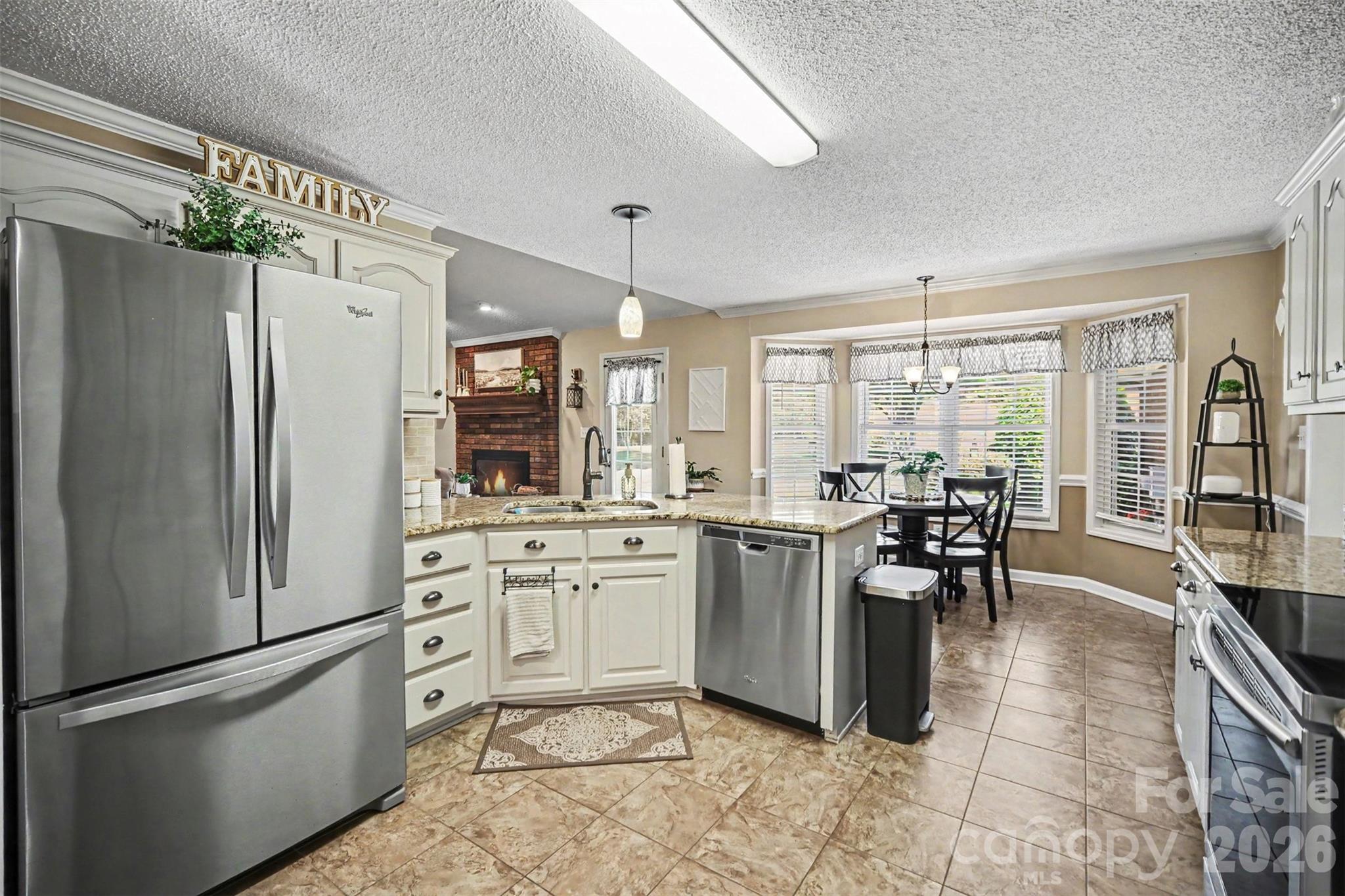 9903 Madres Court Property Photo 11