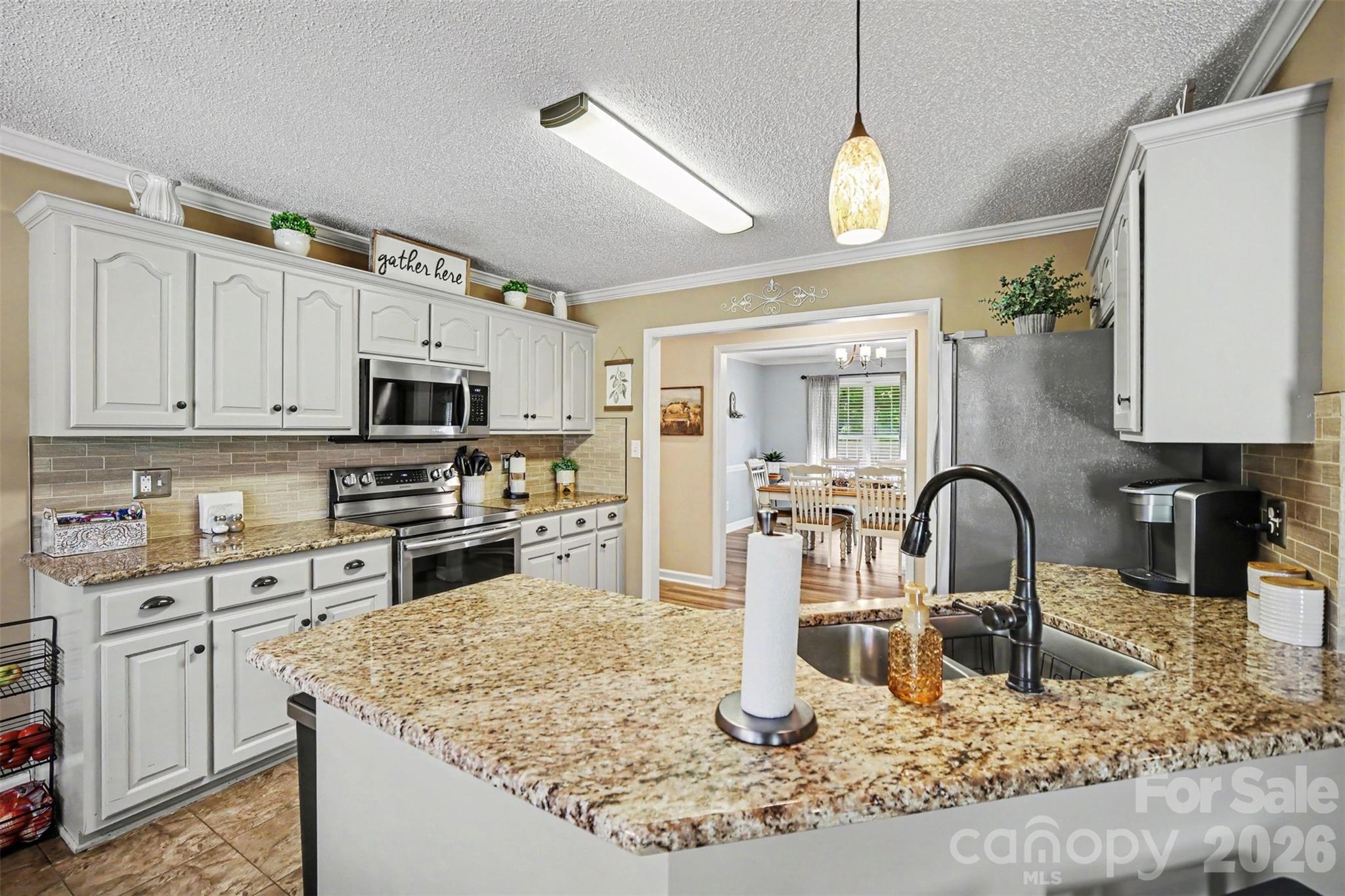 9903 Madres Court Property Photo 12