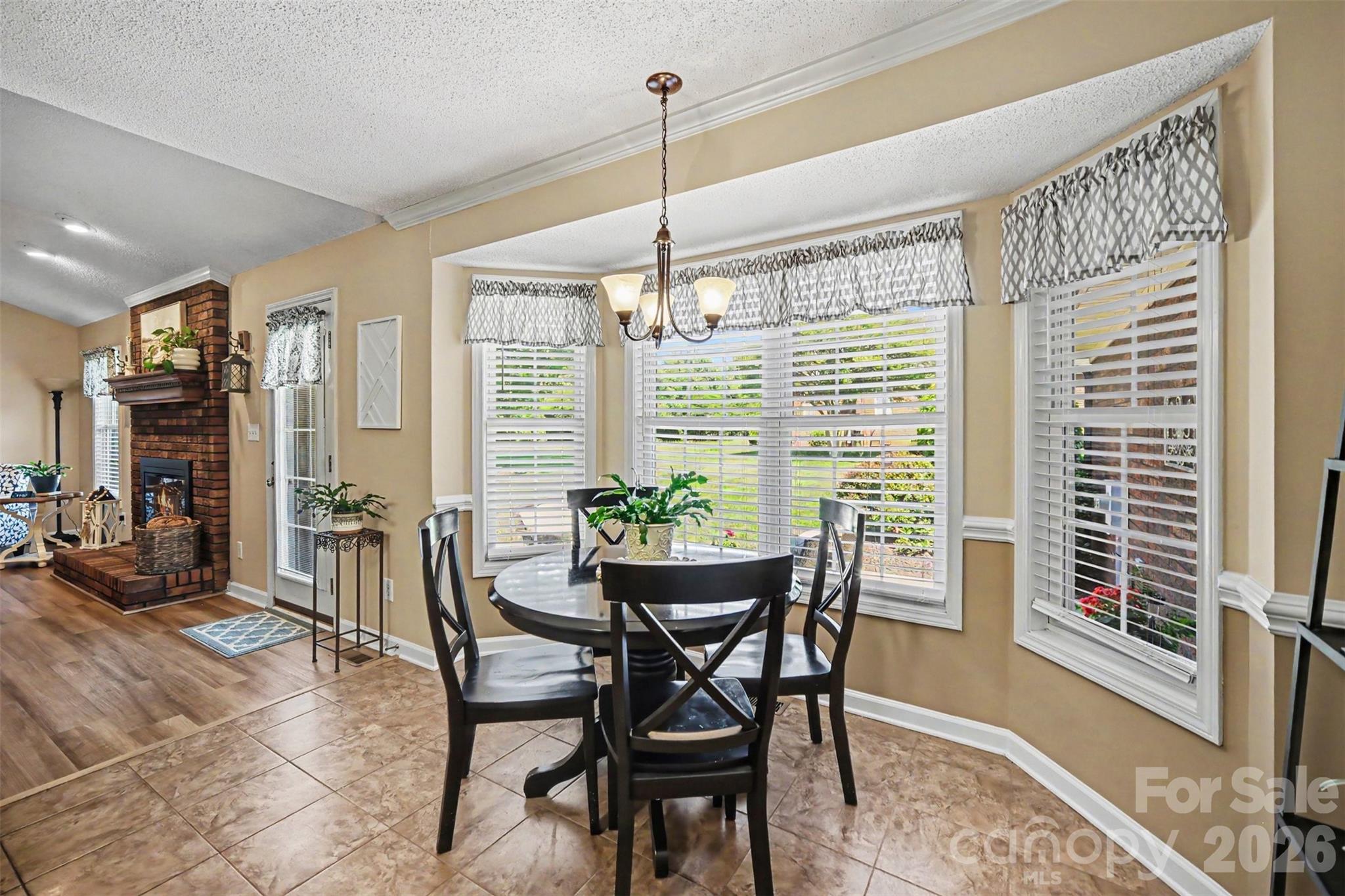 9903 Madres Court Property Photo 14