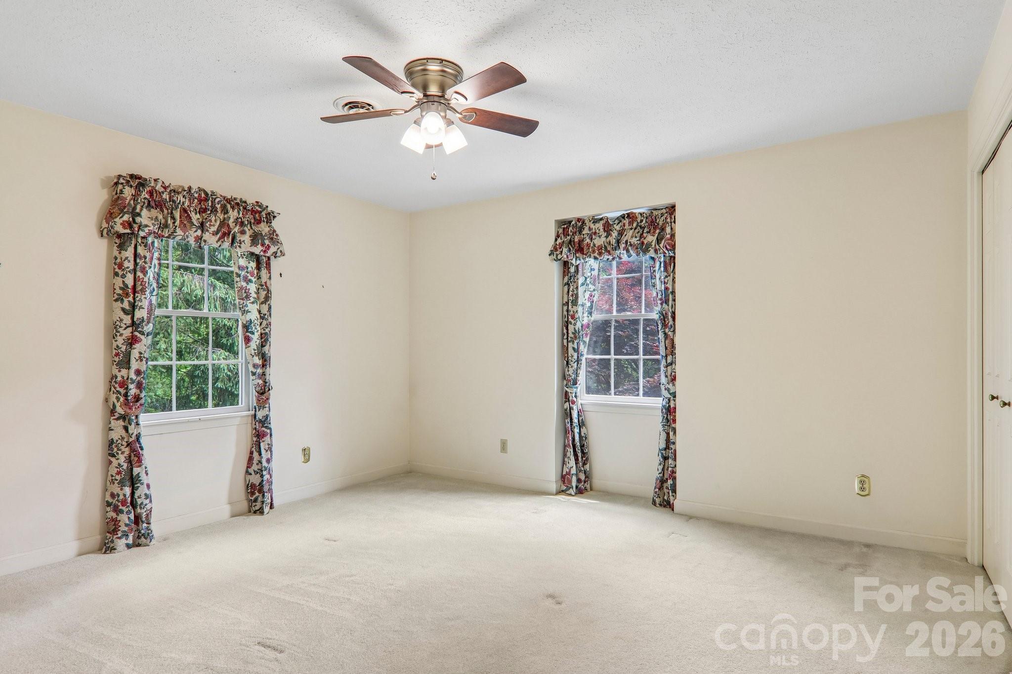 104 Finley Street Property Photo 32