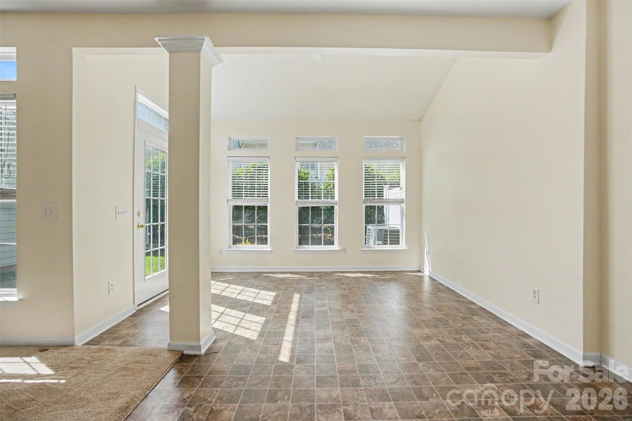 412 Nicklaus Lane Property Photo 11