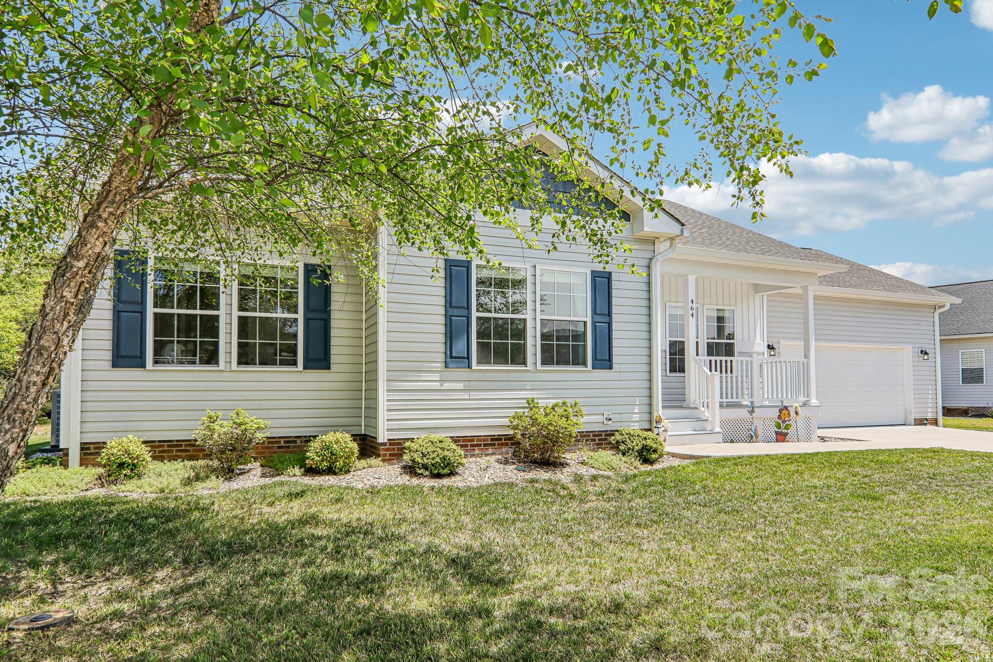 464 Riverwind Drive Property Photo 3