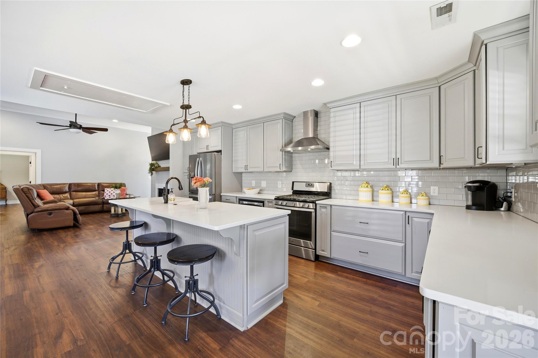 5701 Cedar Hill Drive Property Photo 4