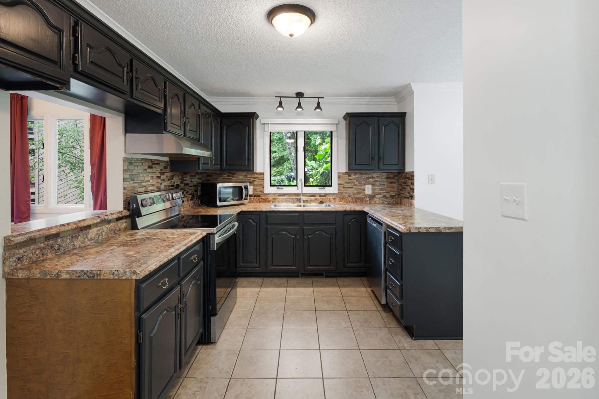 305 Piney Mountain Drive J2 Property Photo 9